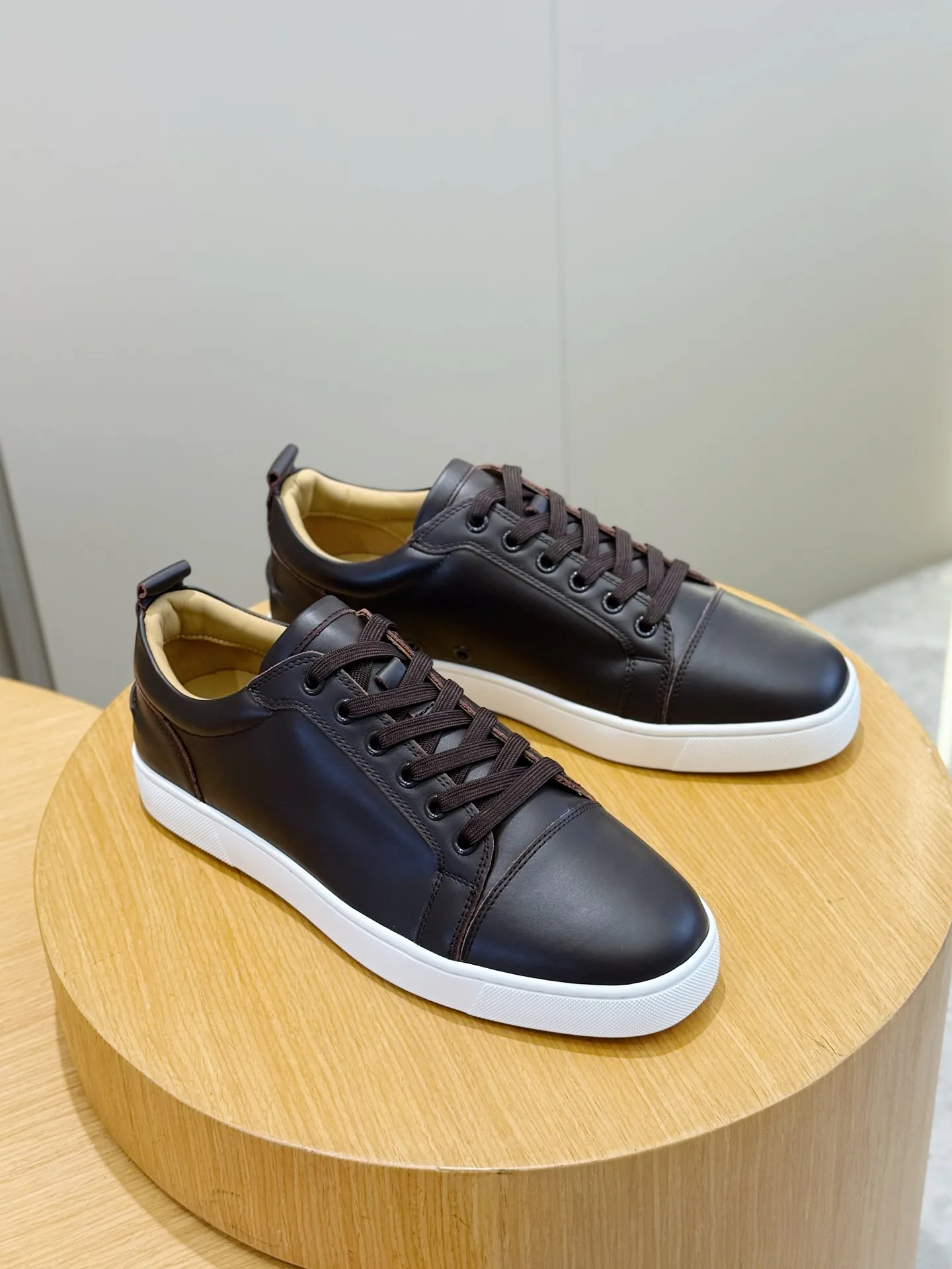Men's Sneakers CHRISTIAN LOUBOUTIN 18100992