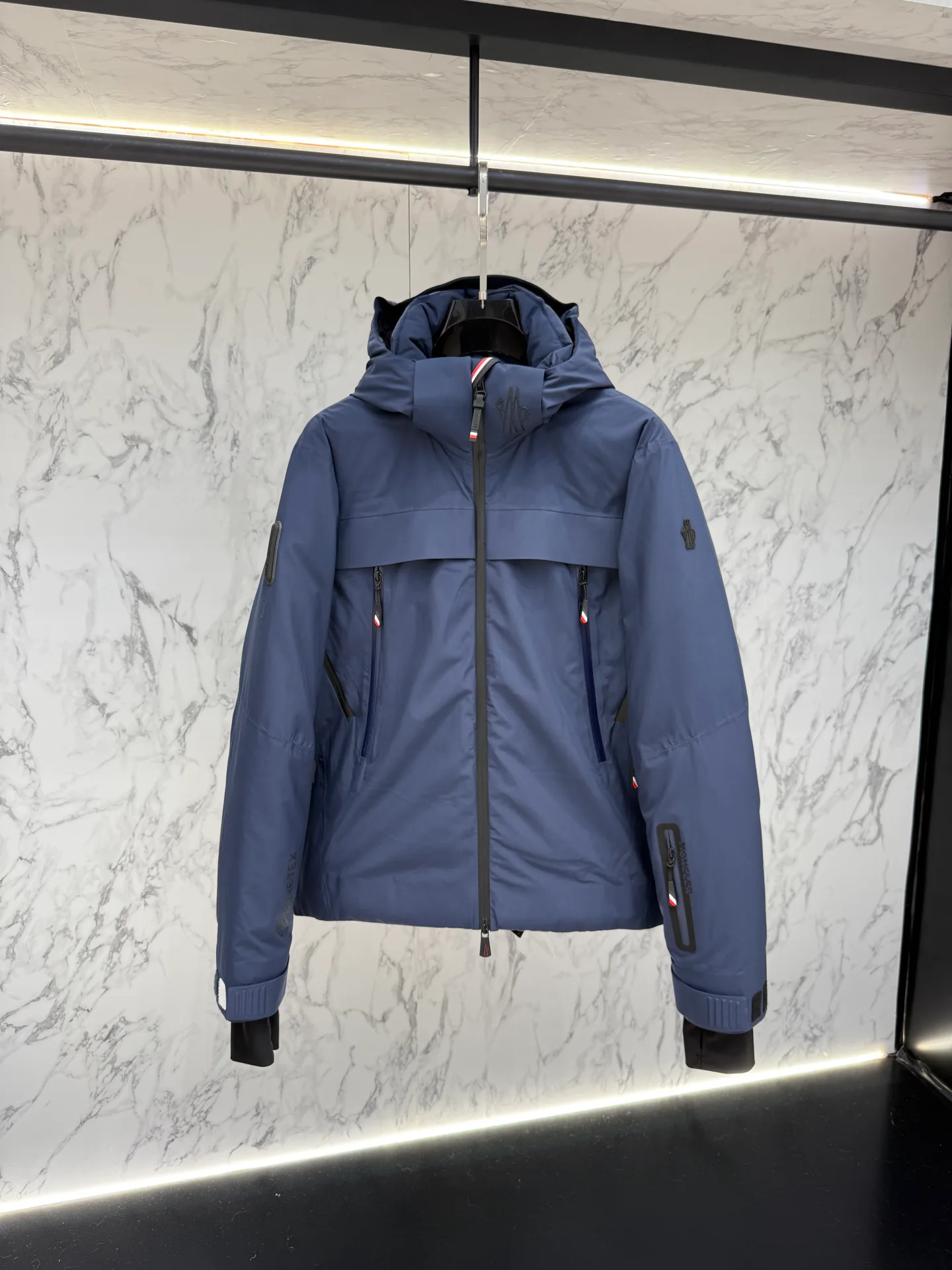 Men's Jackets And Down Jackets MONCLER 18279256