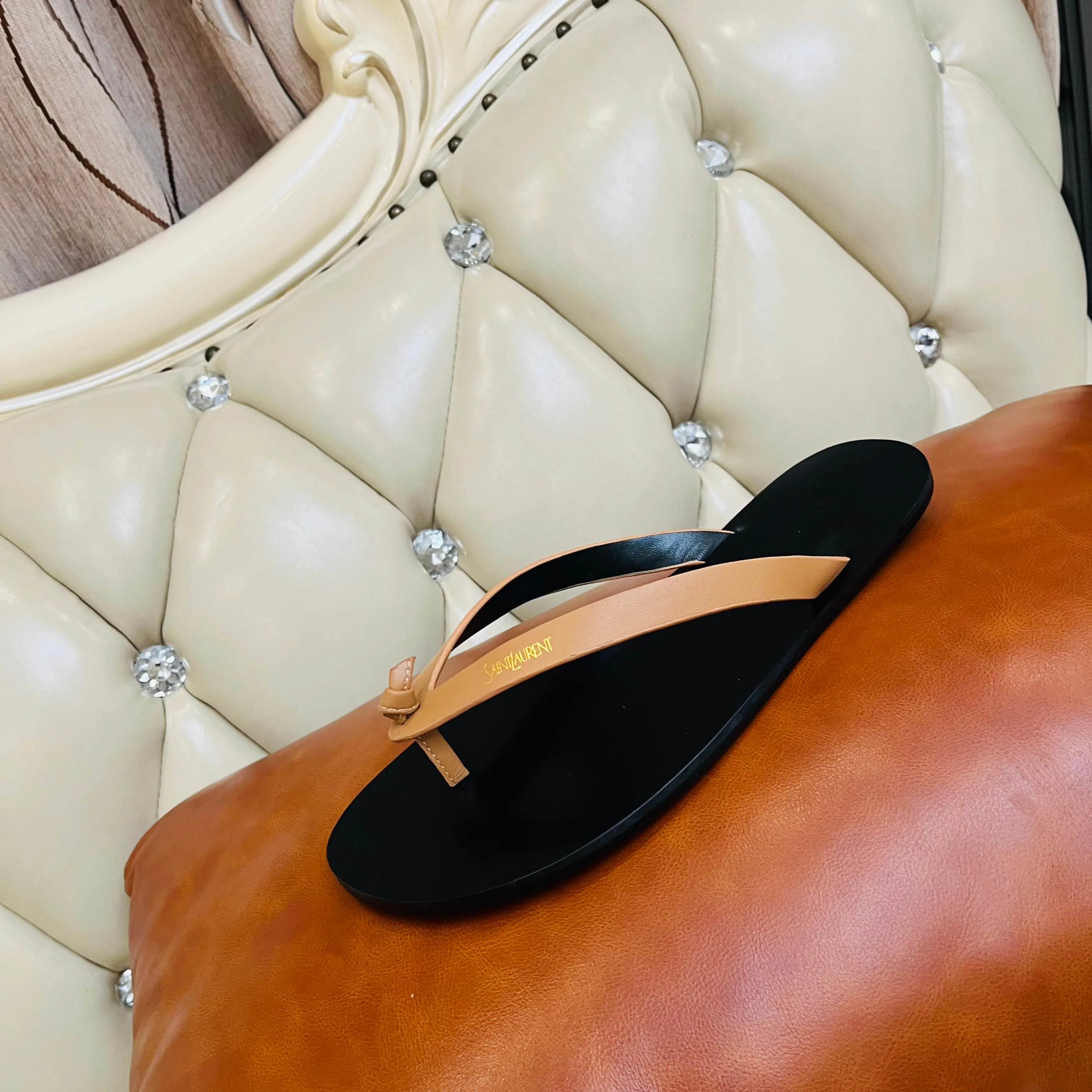 Women's Flip-Flops SAINT LAURENT 18083984