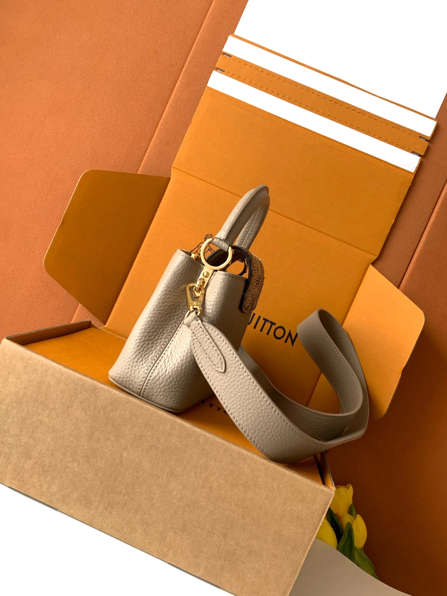 Women's Classic Handbags LOUIS VUITTON 18521024