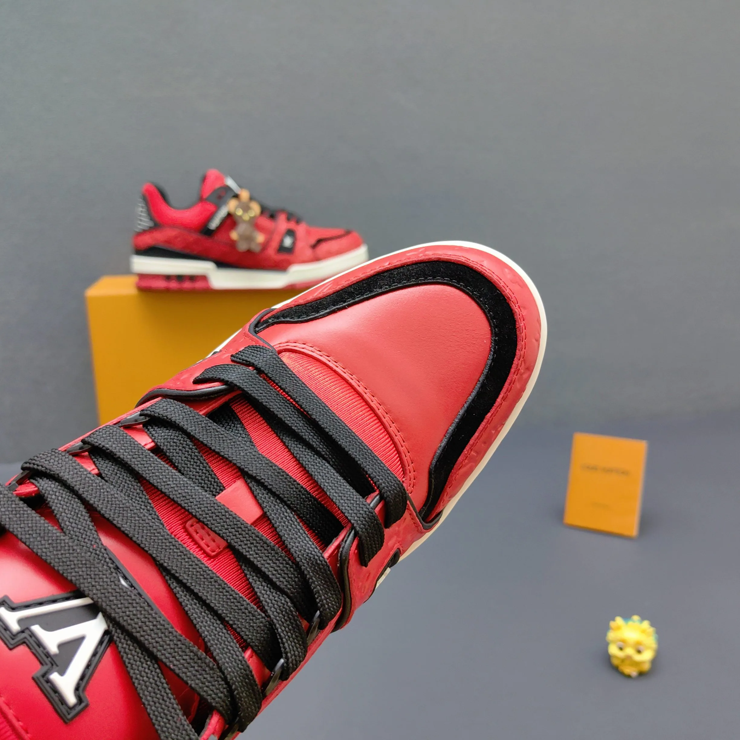 Women's Sneakers LOUIS VUITTON 17725109