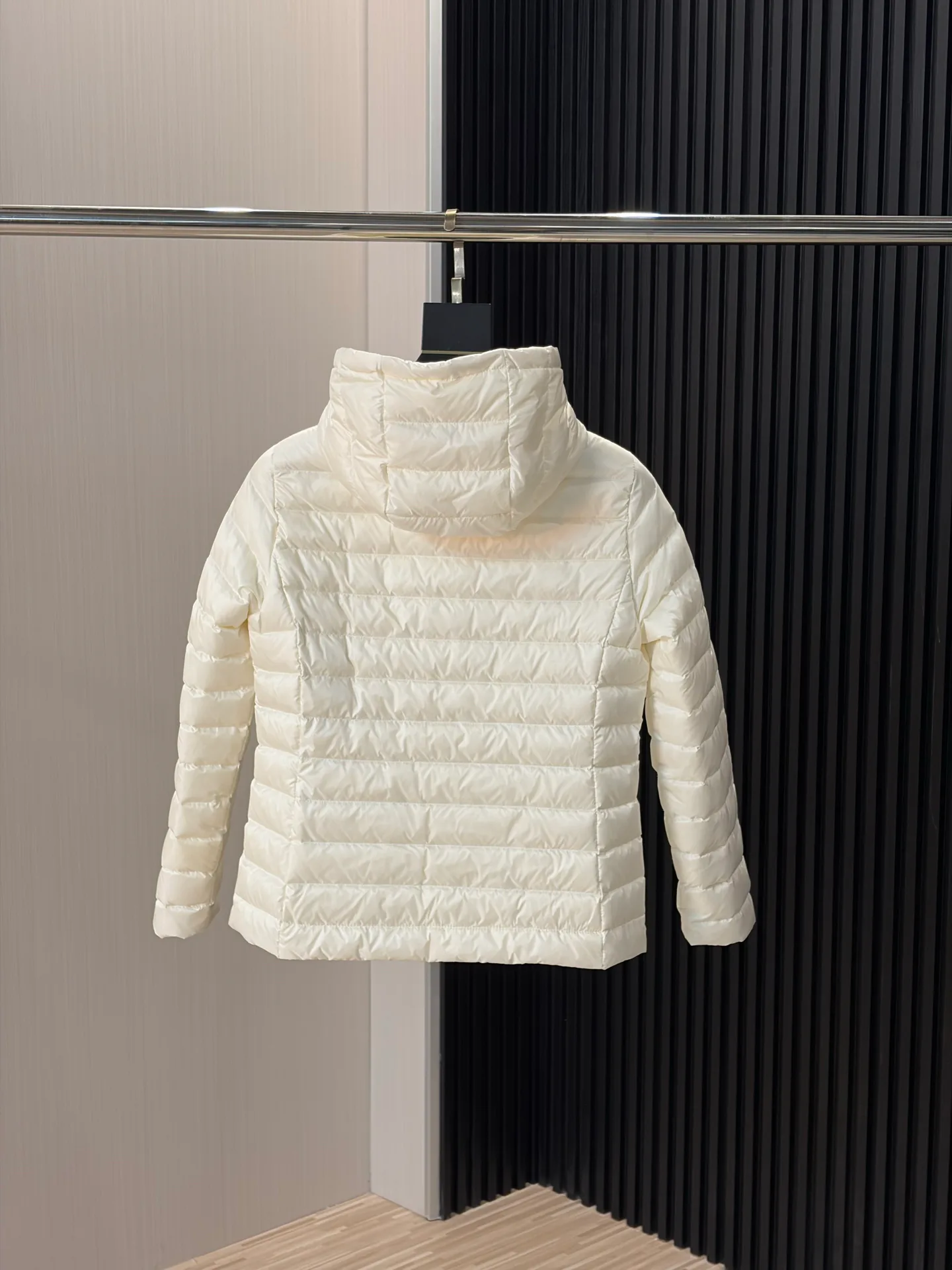 Men's Jackets And Down Jackets MONCLER 18231136