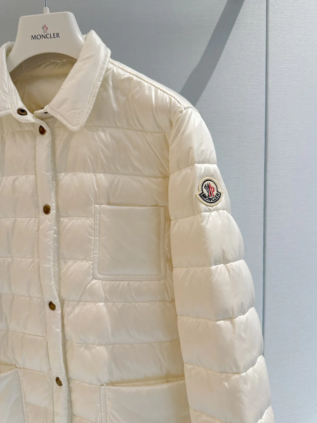 Women's Jackets And Down Jackets MONCLER 18439953
