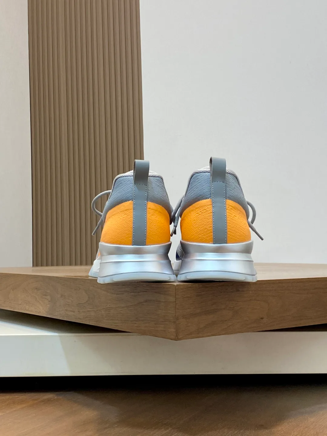 Men's Sneakers LOUIS VUITTON 18078944