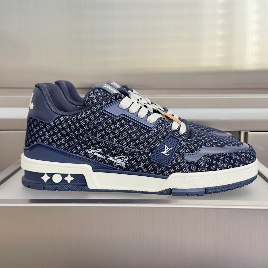 Men's Sneakers LOUIS VUITTON 18092947
