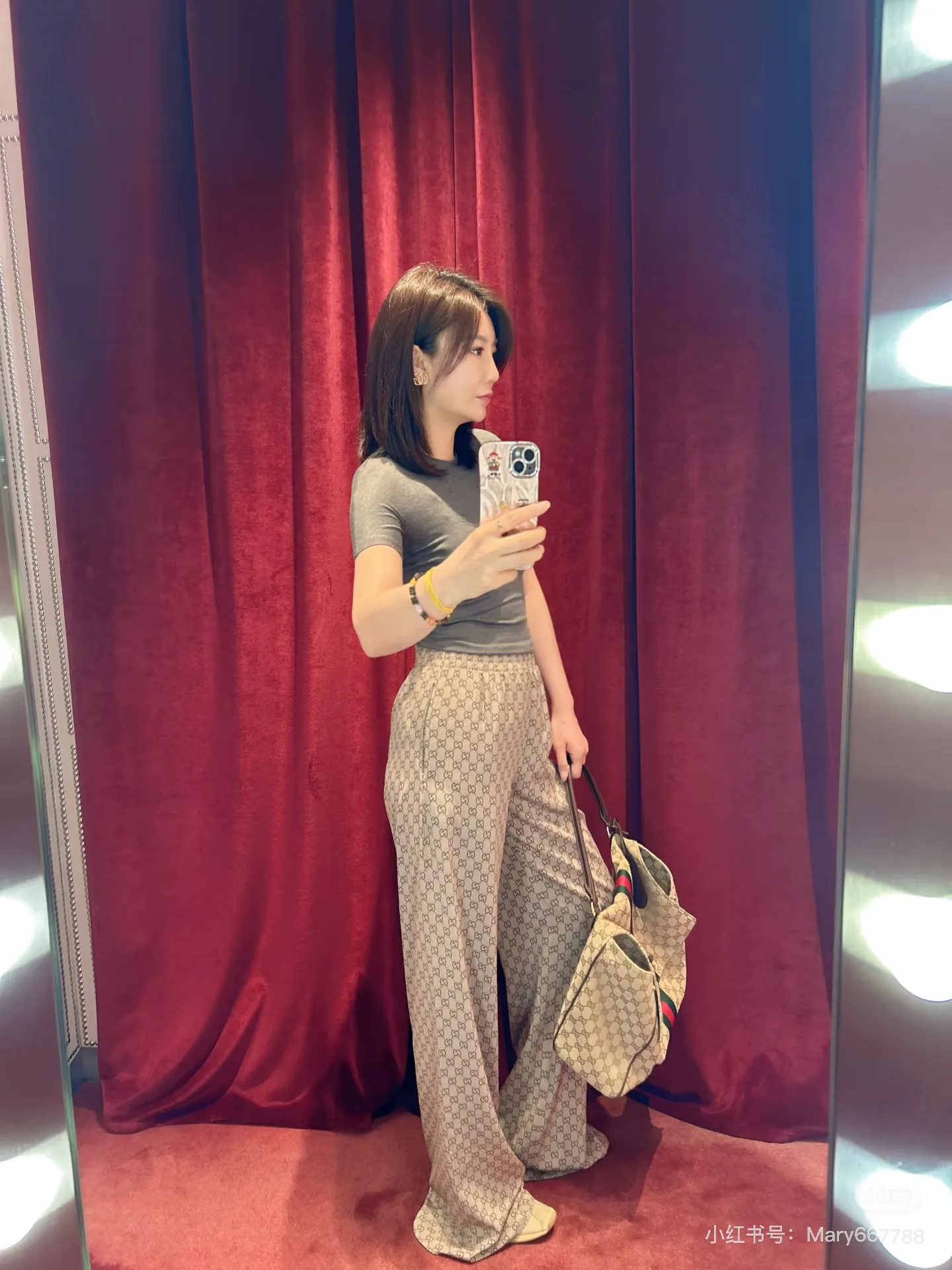 Women's Trousers GUCCI 18108439