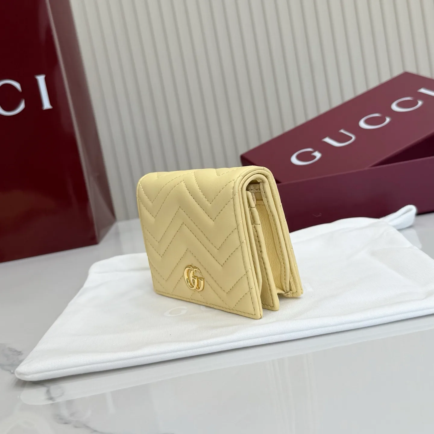 Women's Clutches GUCCI 17948237