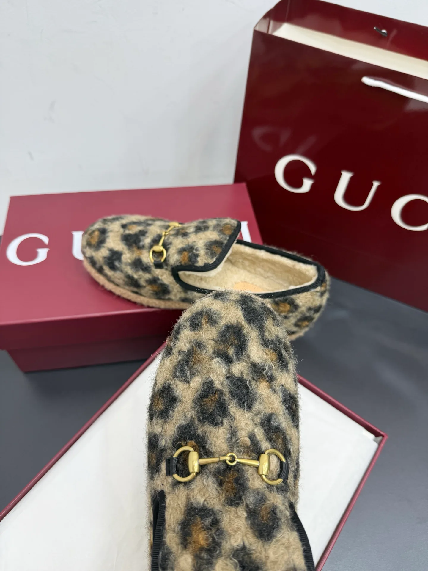 Women's Loafers And Moccasins GUCCI 18393467