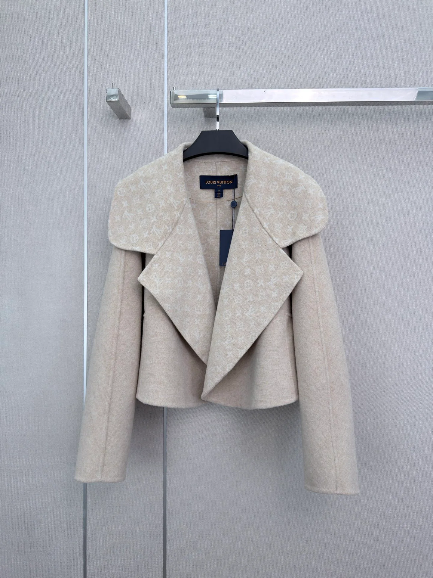 Women's Coats LOUIS VUITTON 18506406