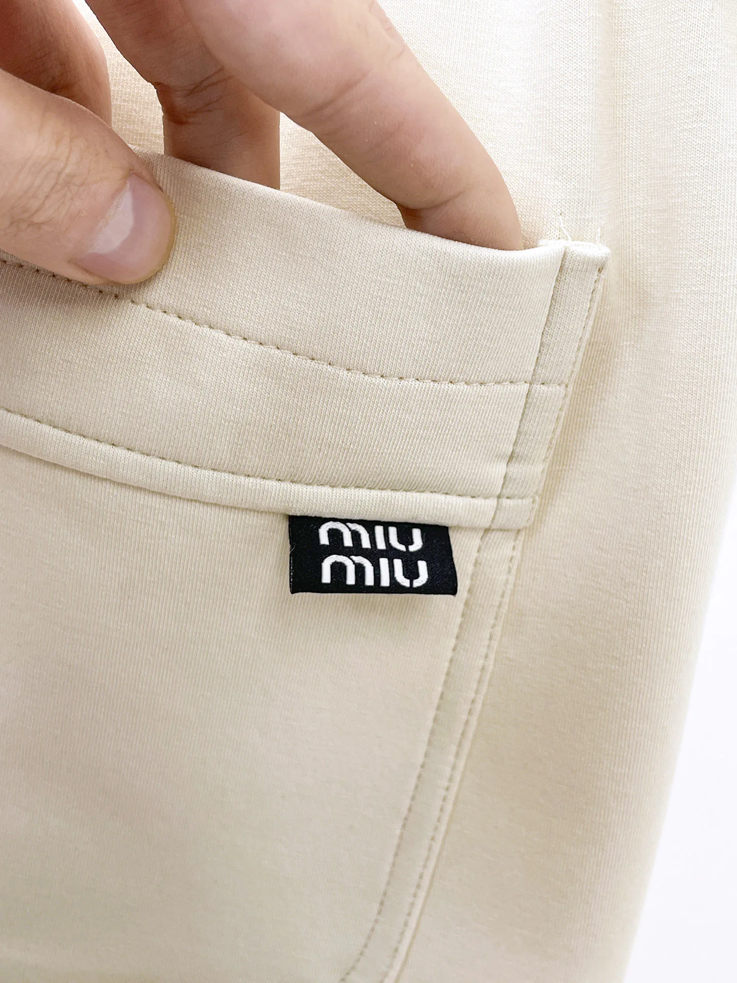 Men's Trousers MIU MIU 18197373