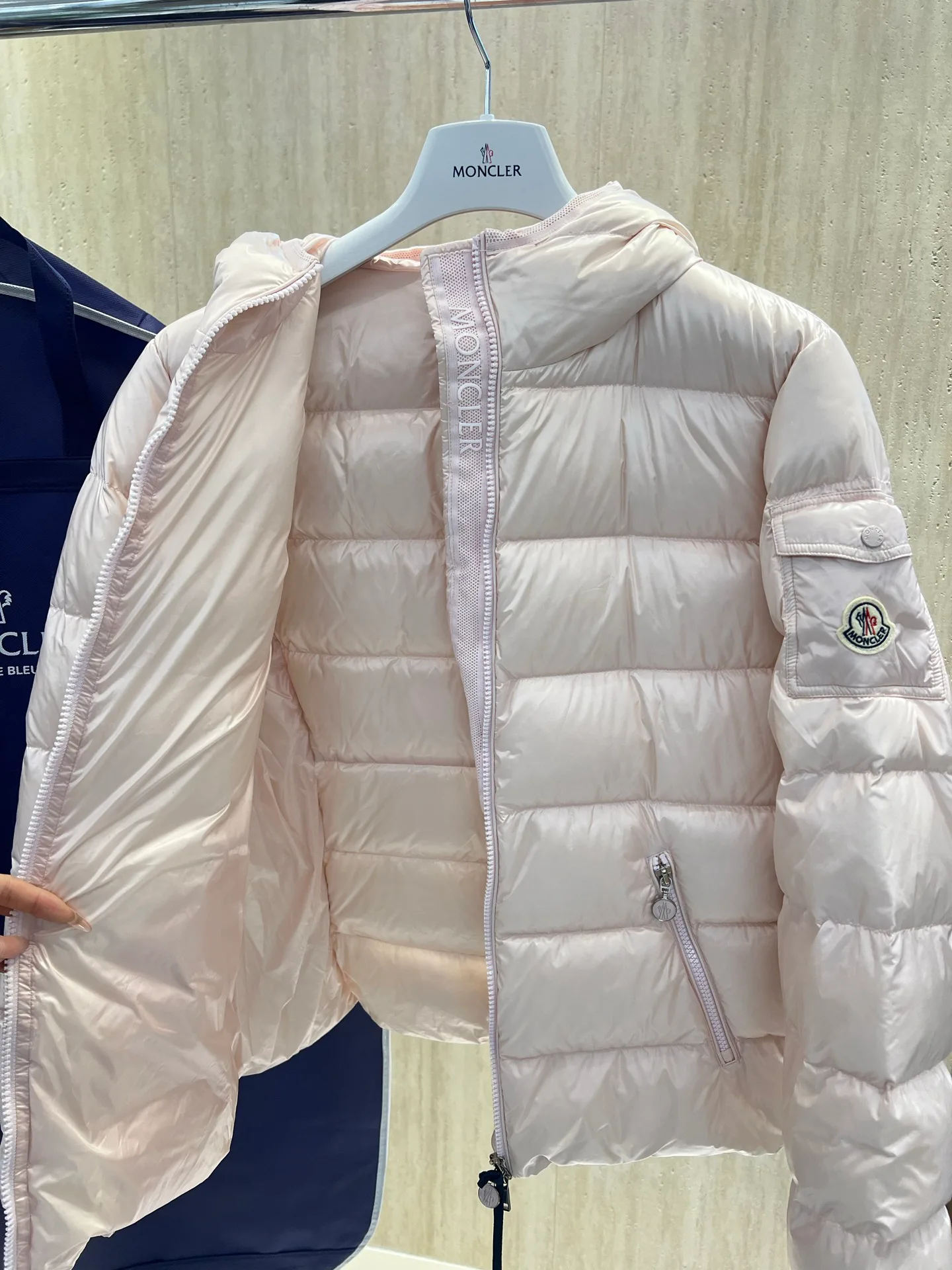 Men's Jackets And Down Jackets MONCLER 18231422