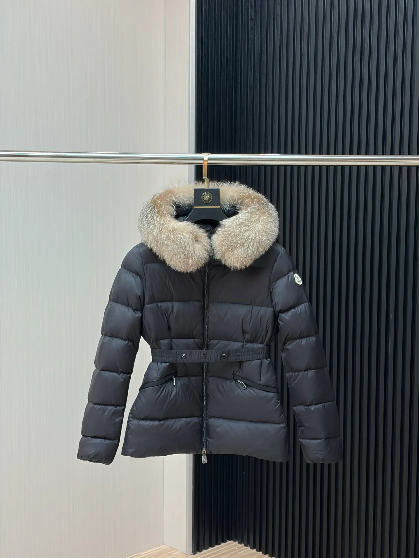 Women's Jackets And Down Jackets MONCLER 18007155