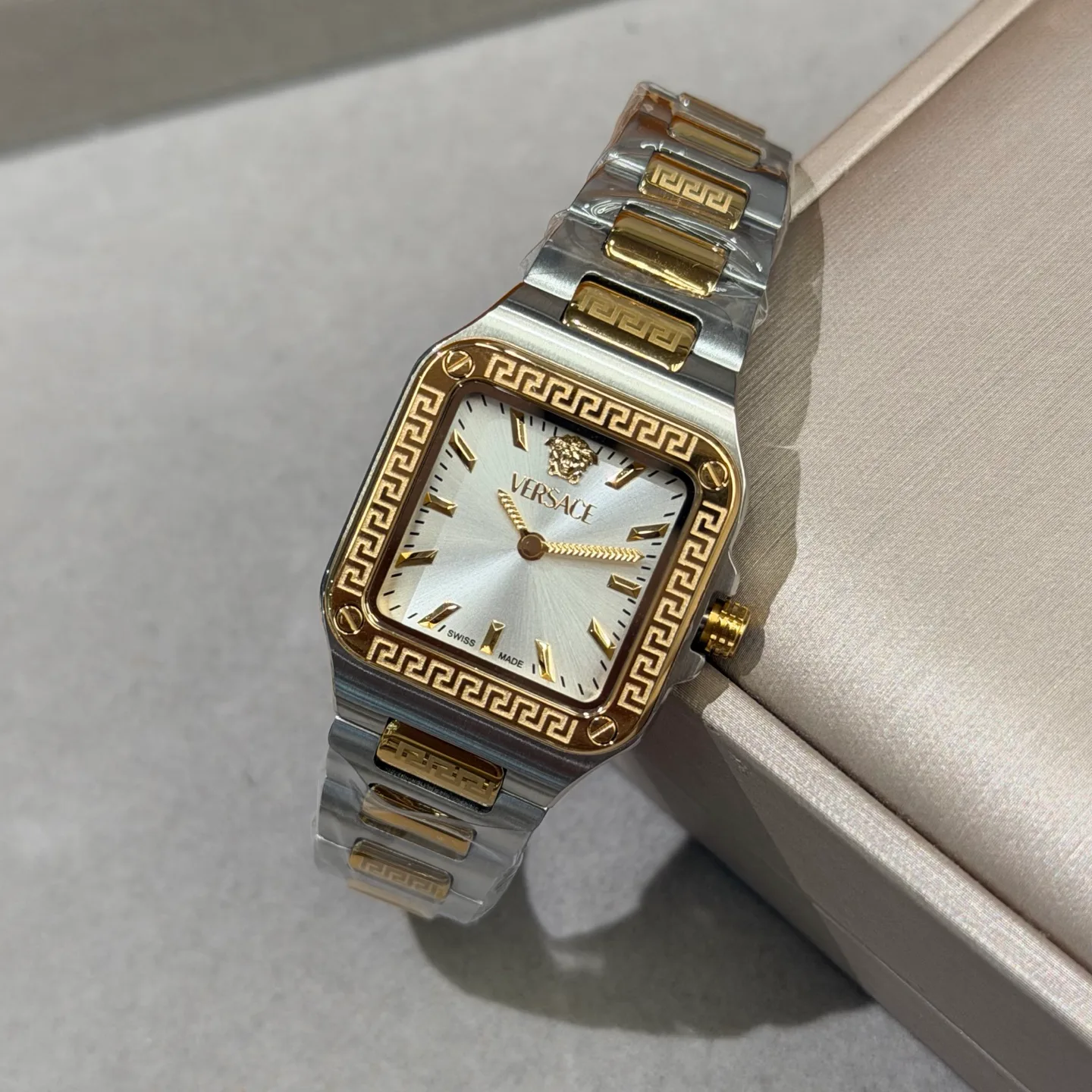 Women's Watches VERSACE 17813610