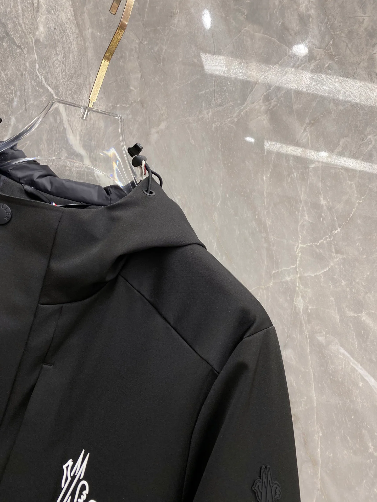 Men's Jackets And Down Jackets MONCLER 18348637