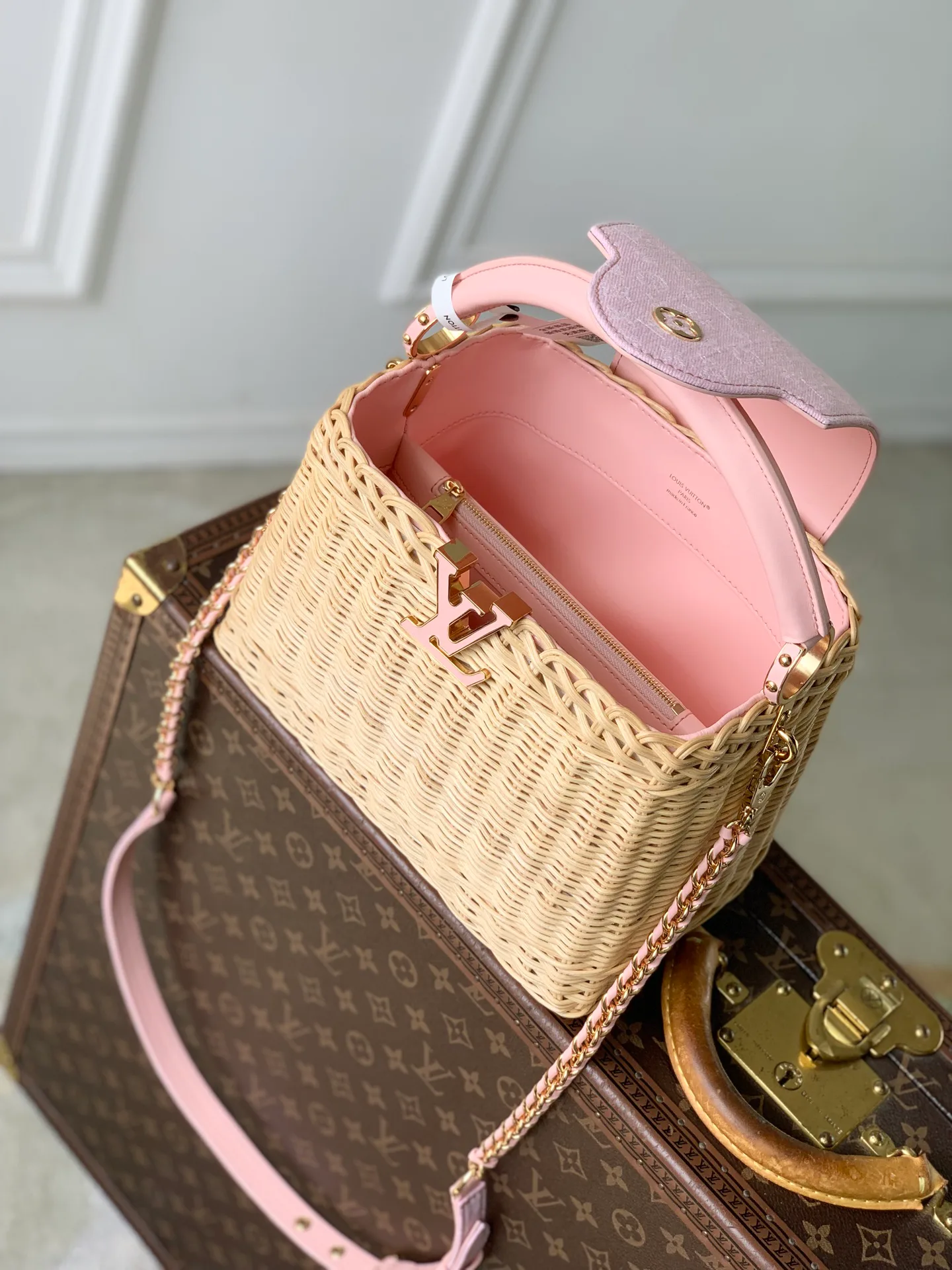 Women's Classic Handbags LOUIS VUITTON 18147579