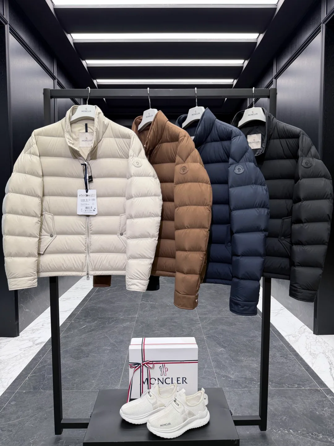 Men's Jackets And Down Jackets MONCLER 18007894