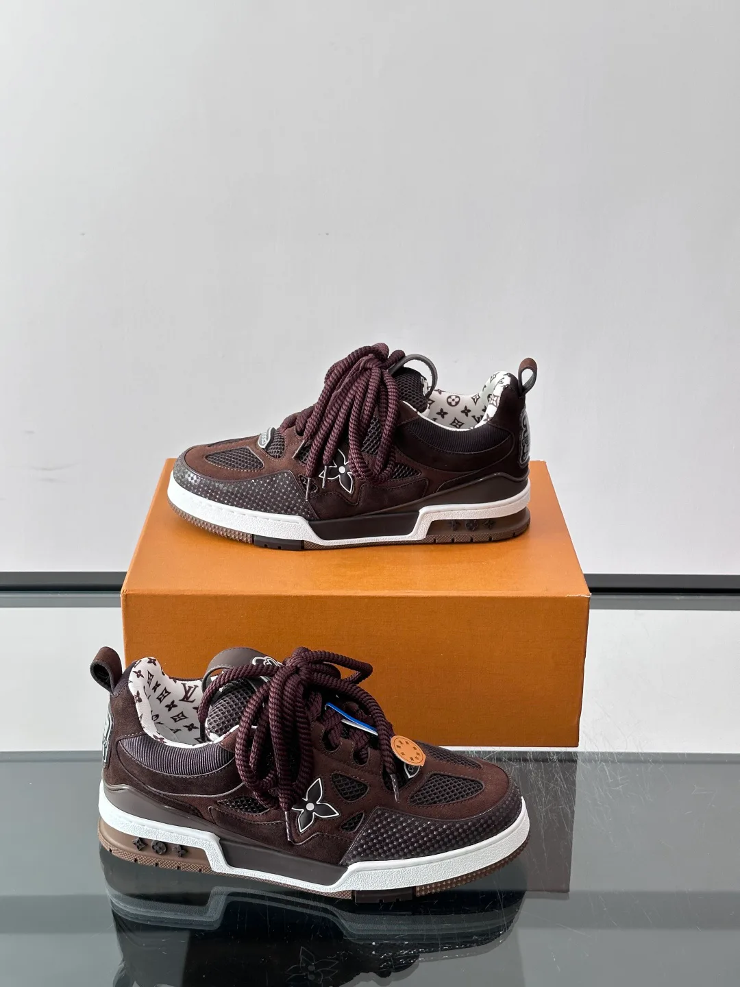 Women's Sneakers LOUIS VUITTON 17588548