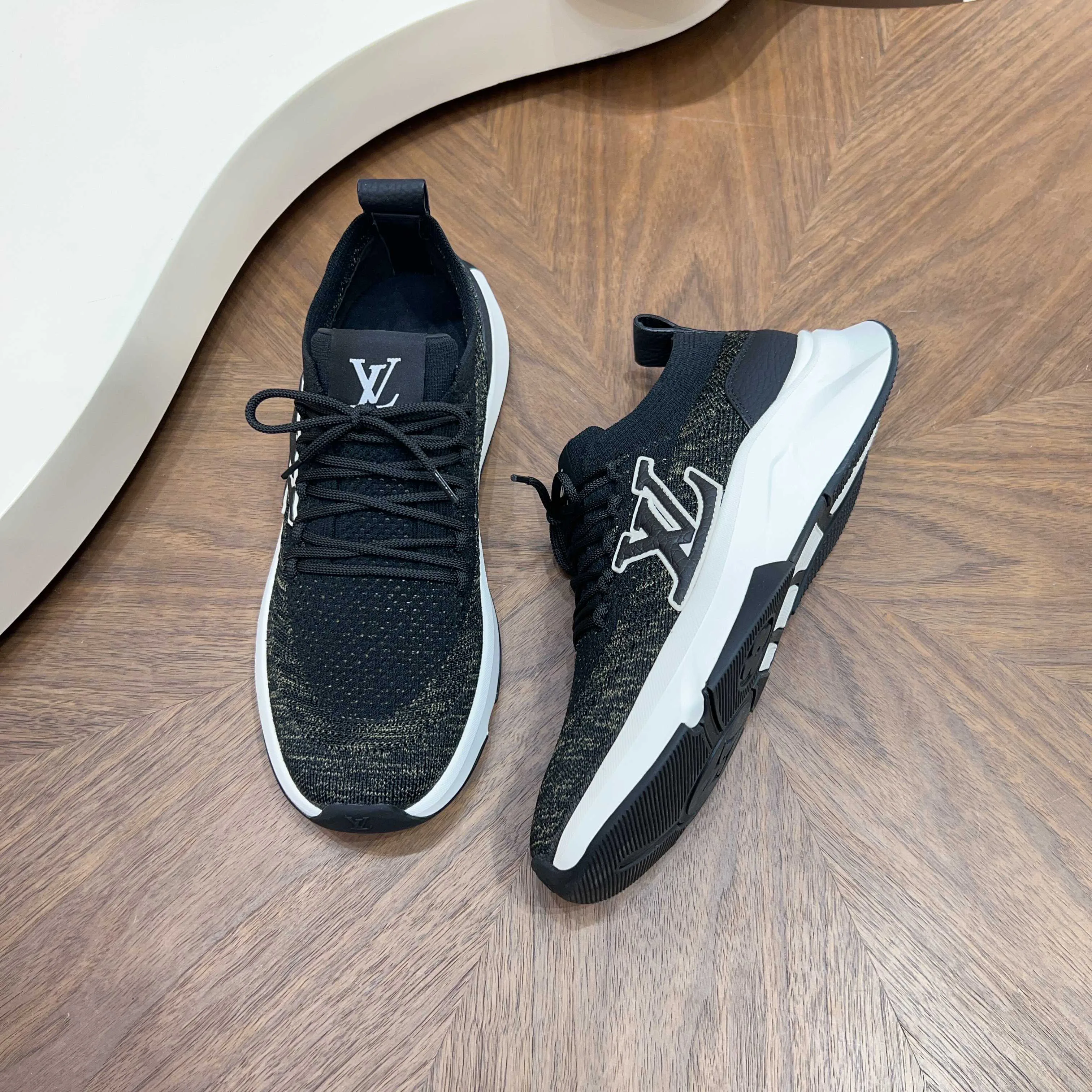 Men's Sneakers LOUIS VUITTON 17916668