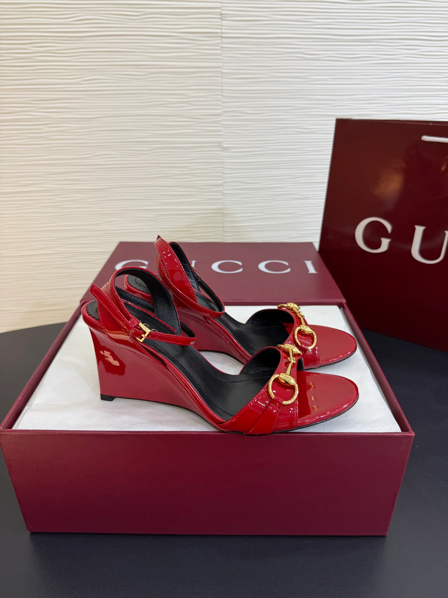 Women's Open-Toe Sandals GUCCI 18071143
