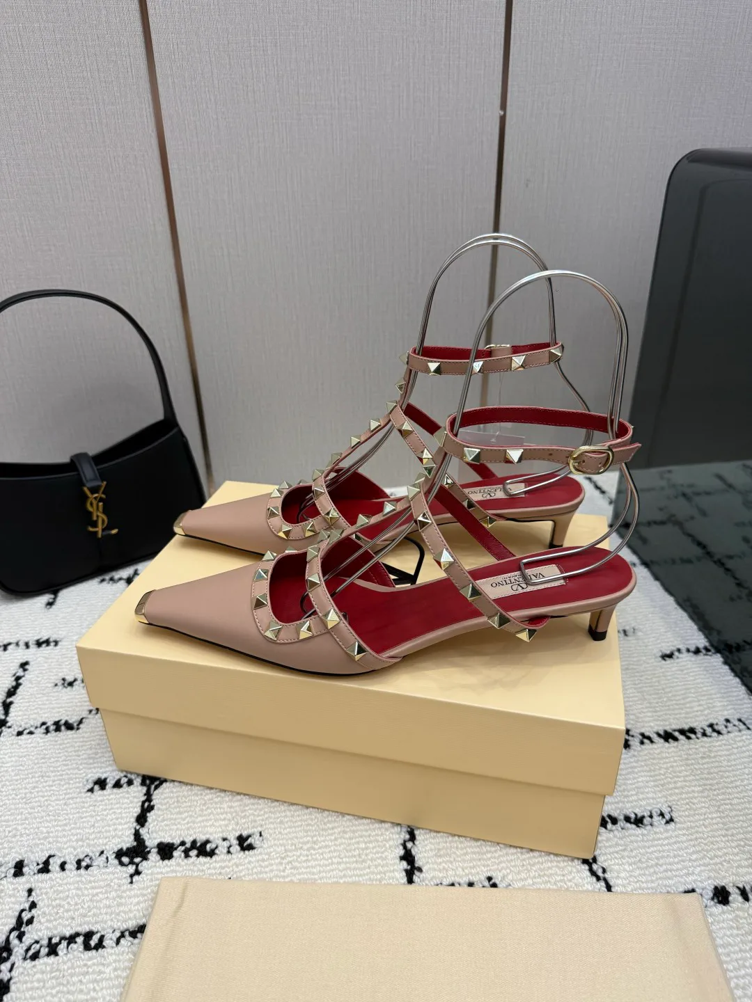 Women's Open-Toe Sandals VALENTINO 17594505