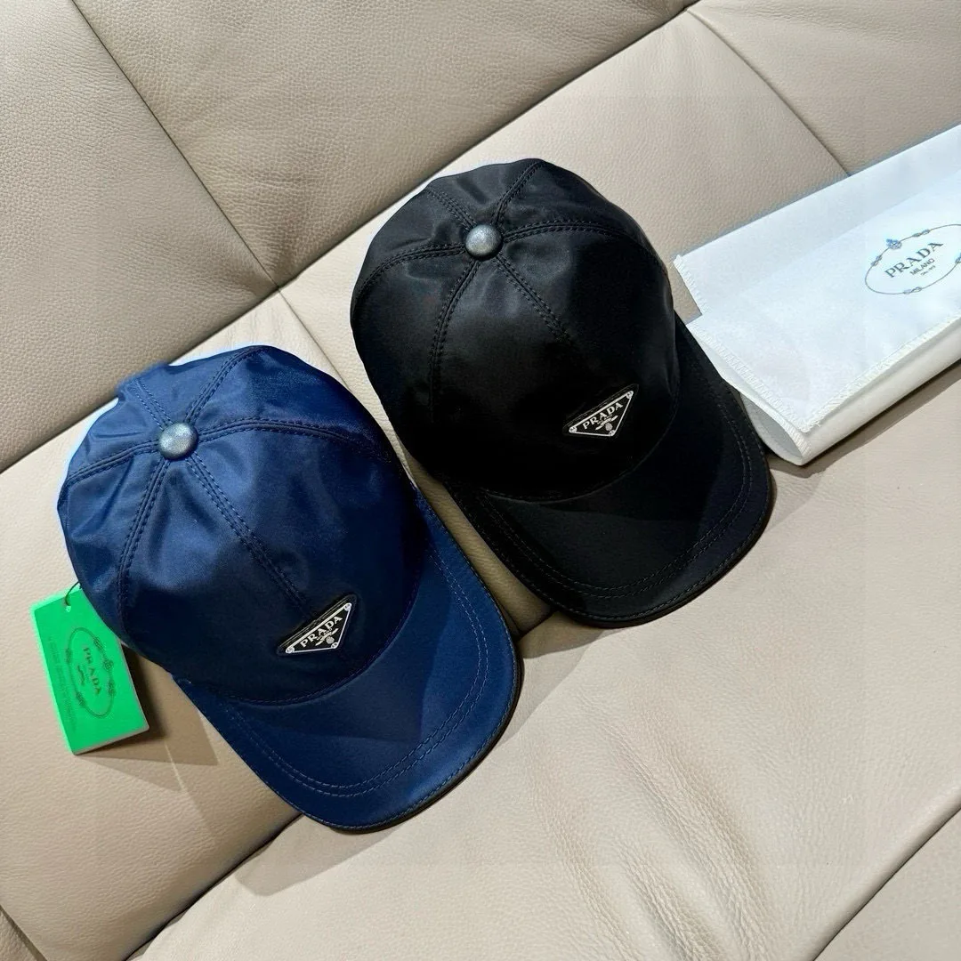 Hats PRADA 17224557