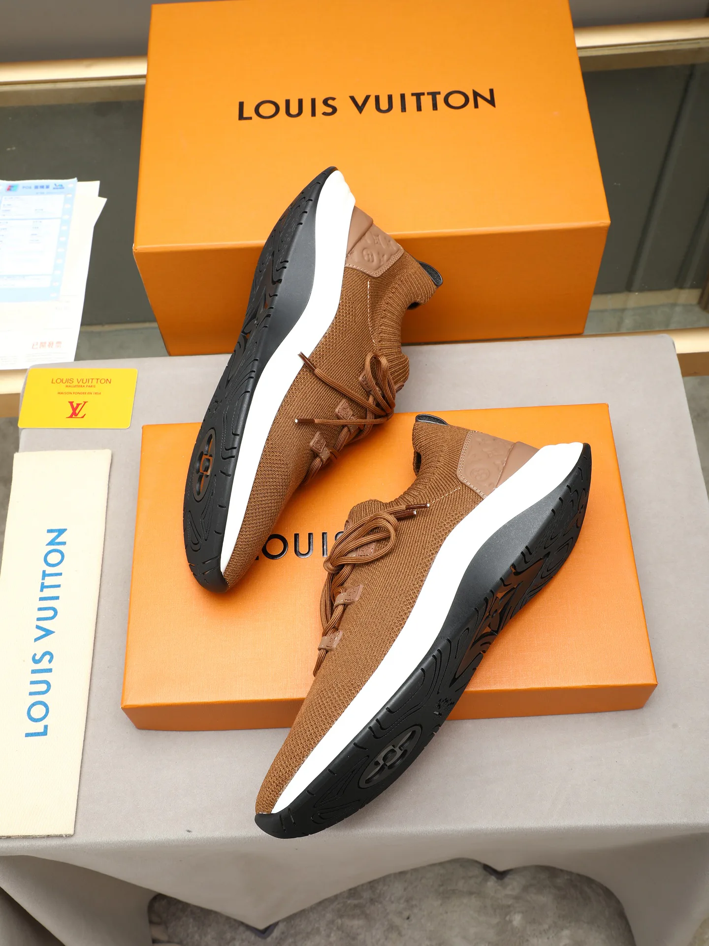 Men's Sneakers LOUIS VUITTON 17947272