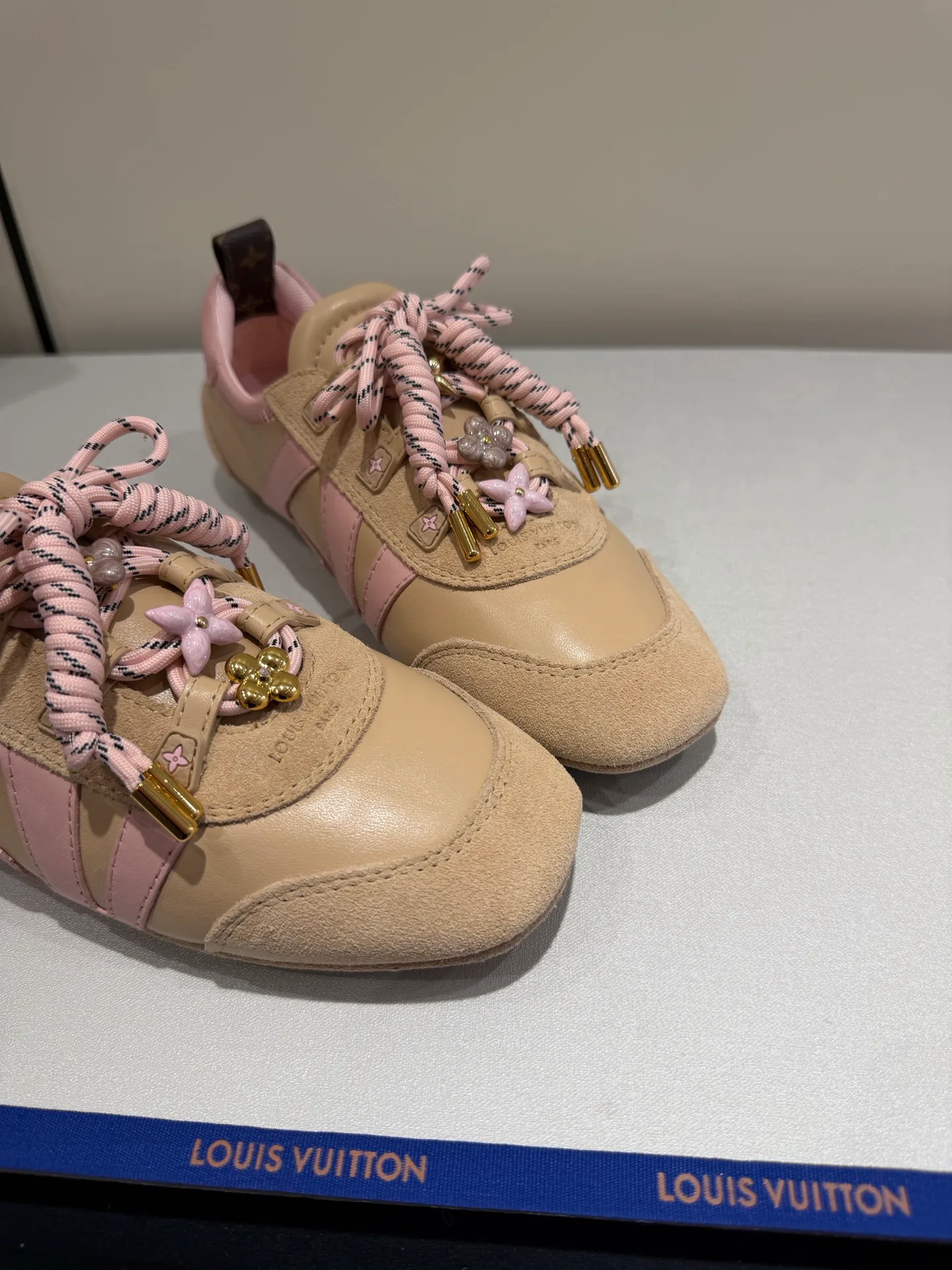 Women's Sneakers LOUIS VUITTON 17934910