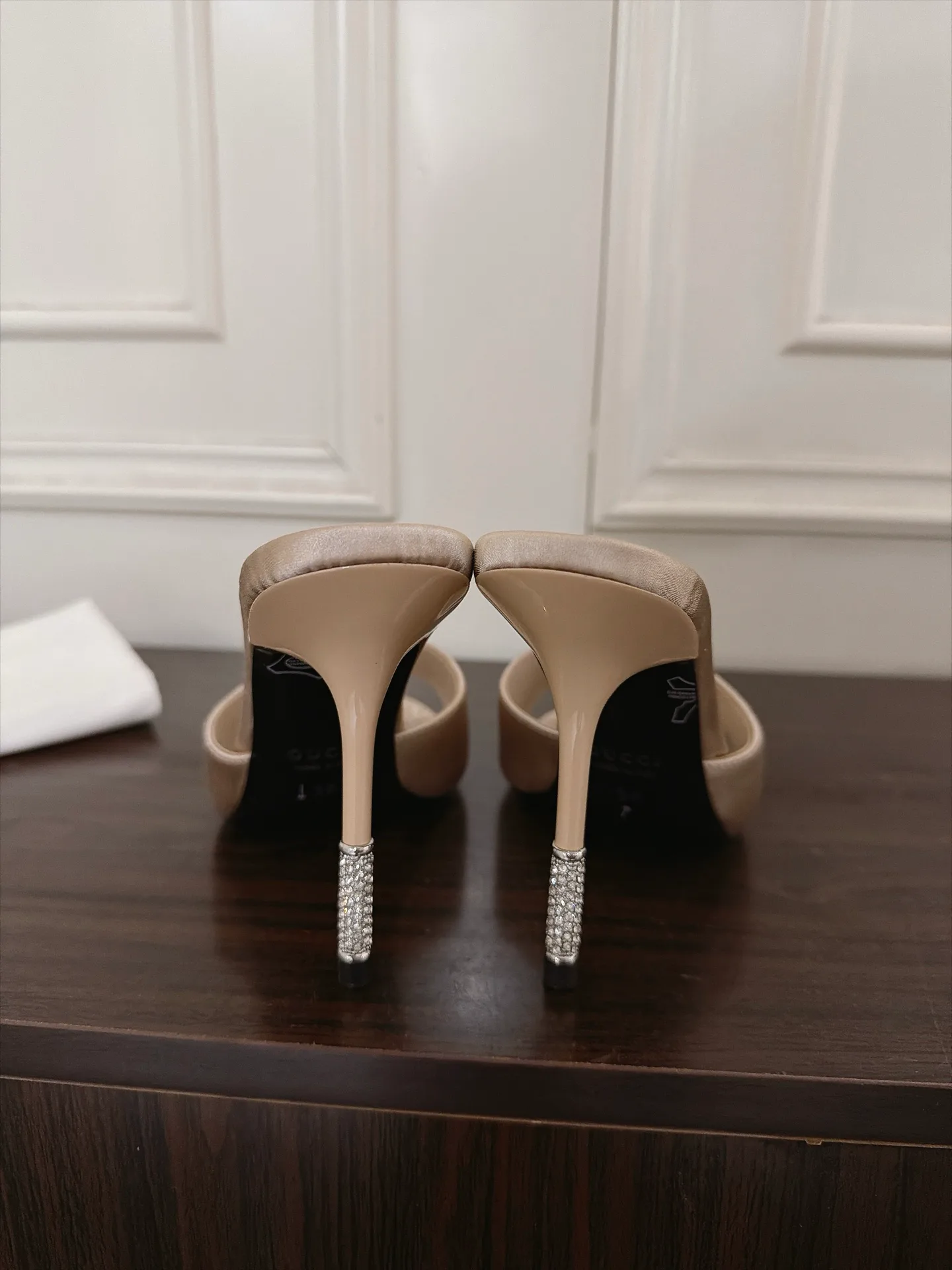 Women's Open-Toe Sandals GUCCI 18120658