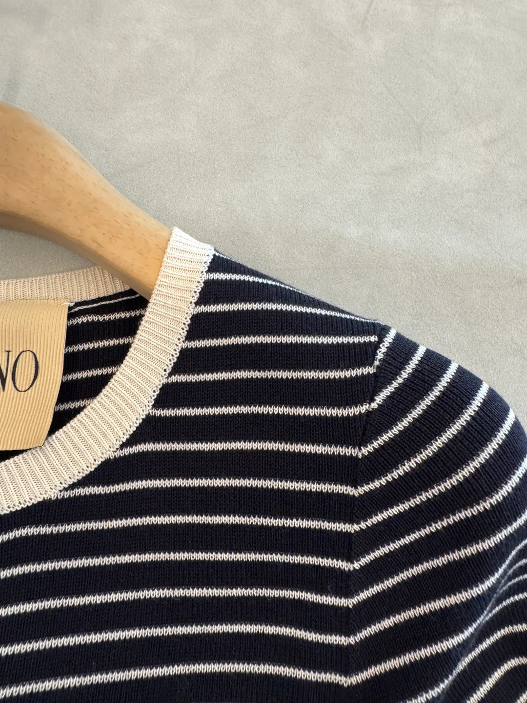 Women's T-Shirts VALENTINO 17463257