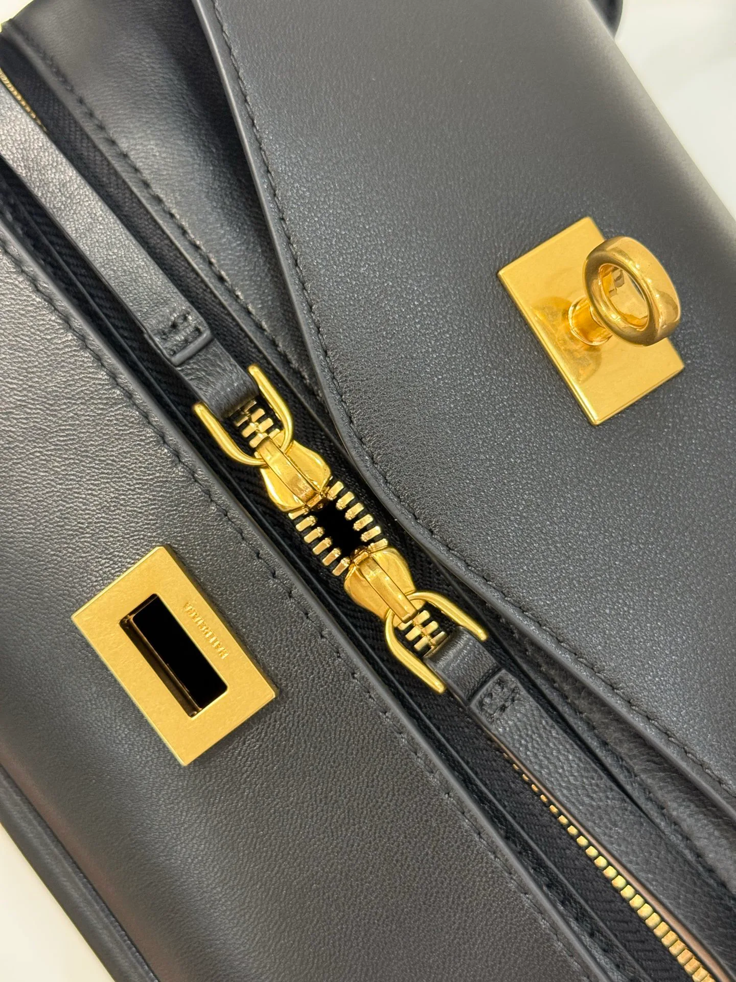 Women's Classic Handbags BALENCIAGA 18136030