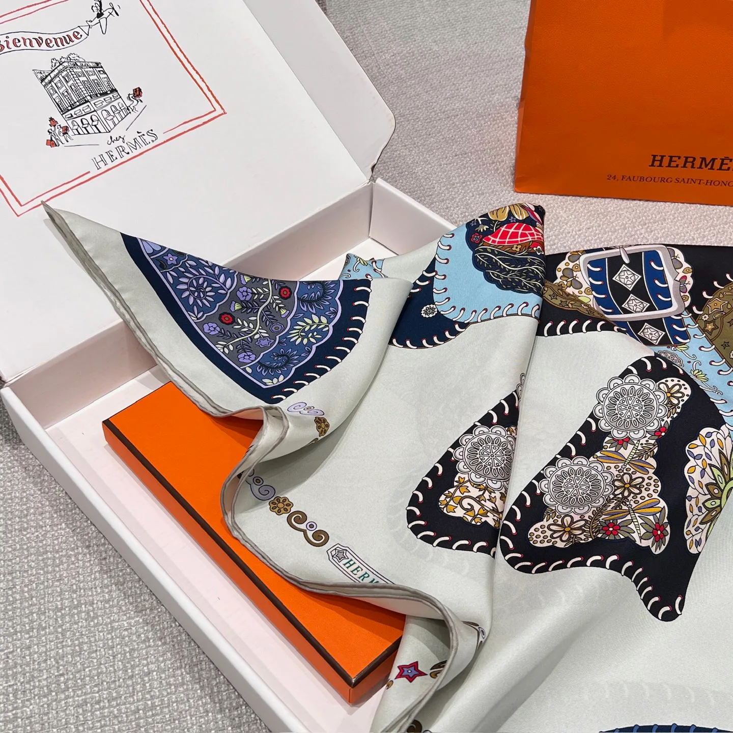 Silk Scarves HERMES 17991447