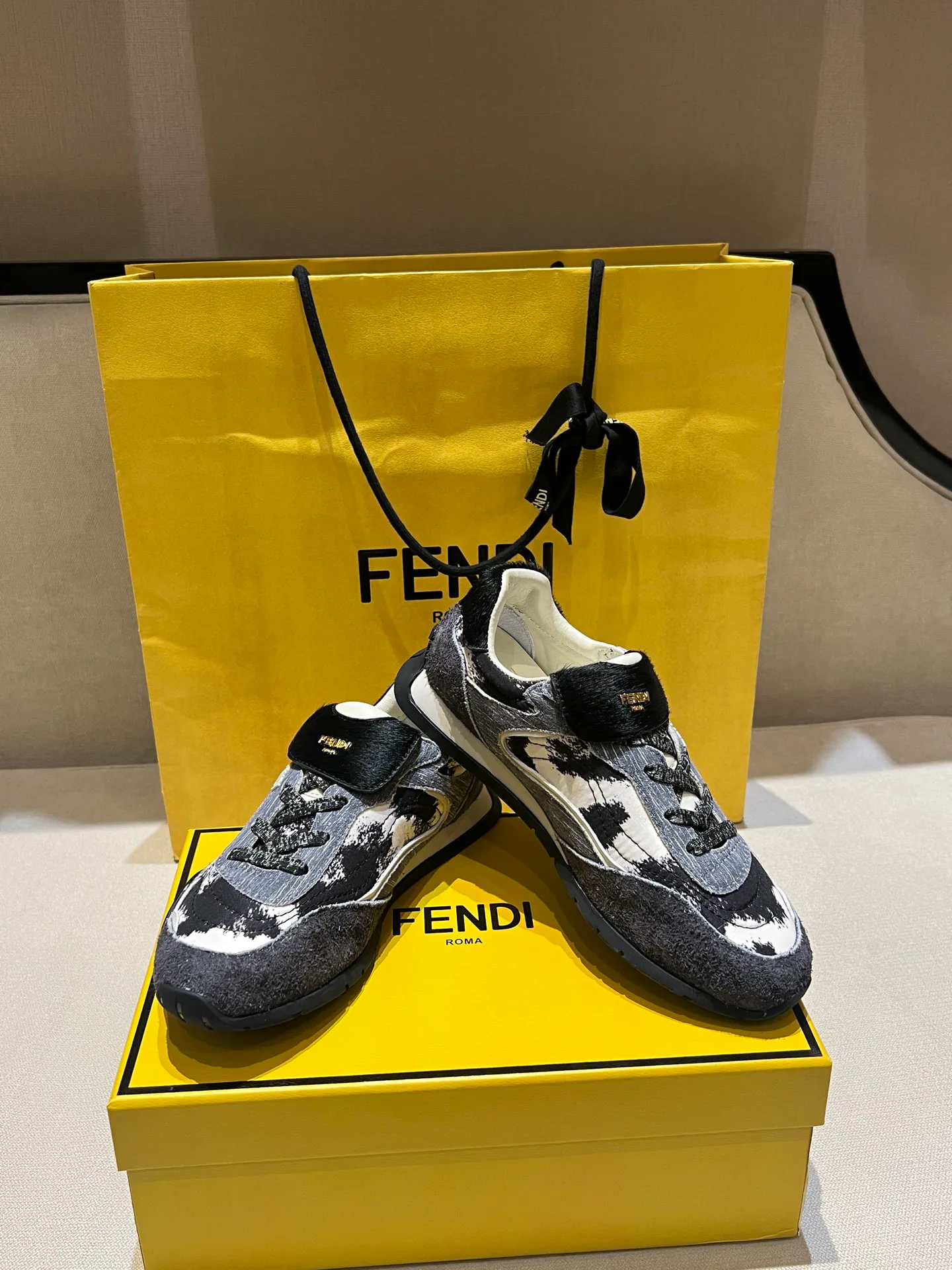 Women's Sneakers FENDI 18020739