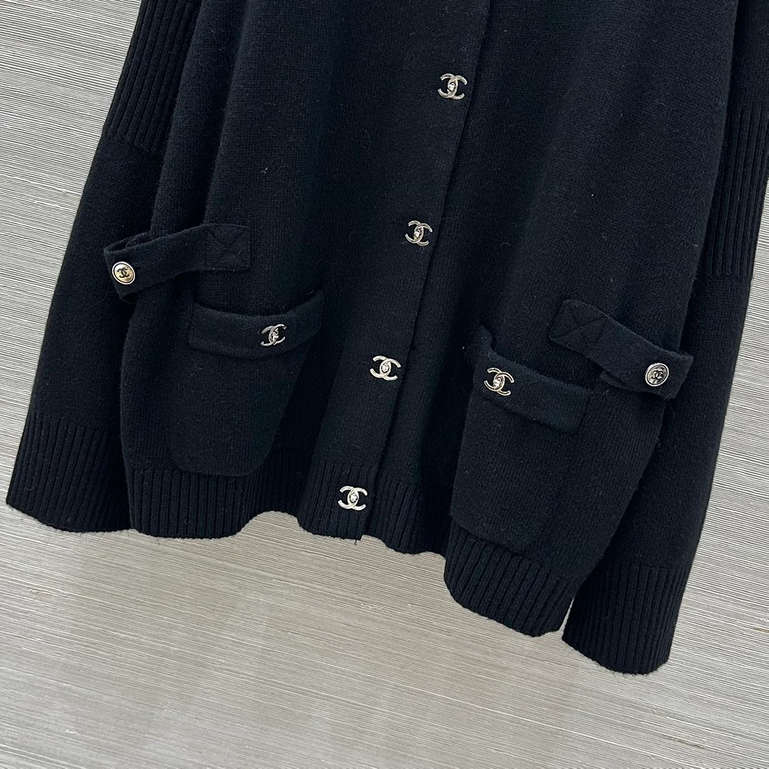 Women's Jumpers And Sweaters CHANEL 18027195