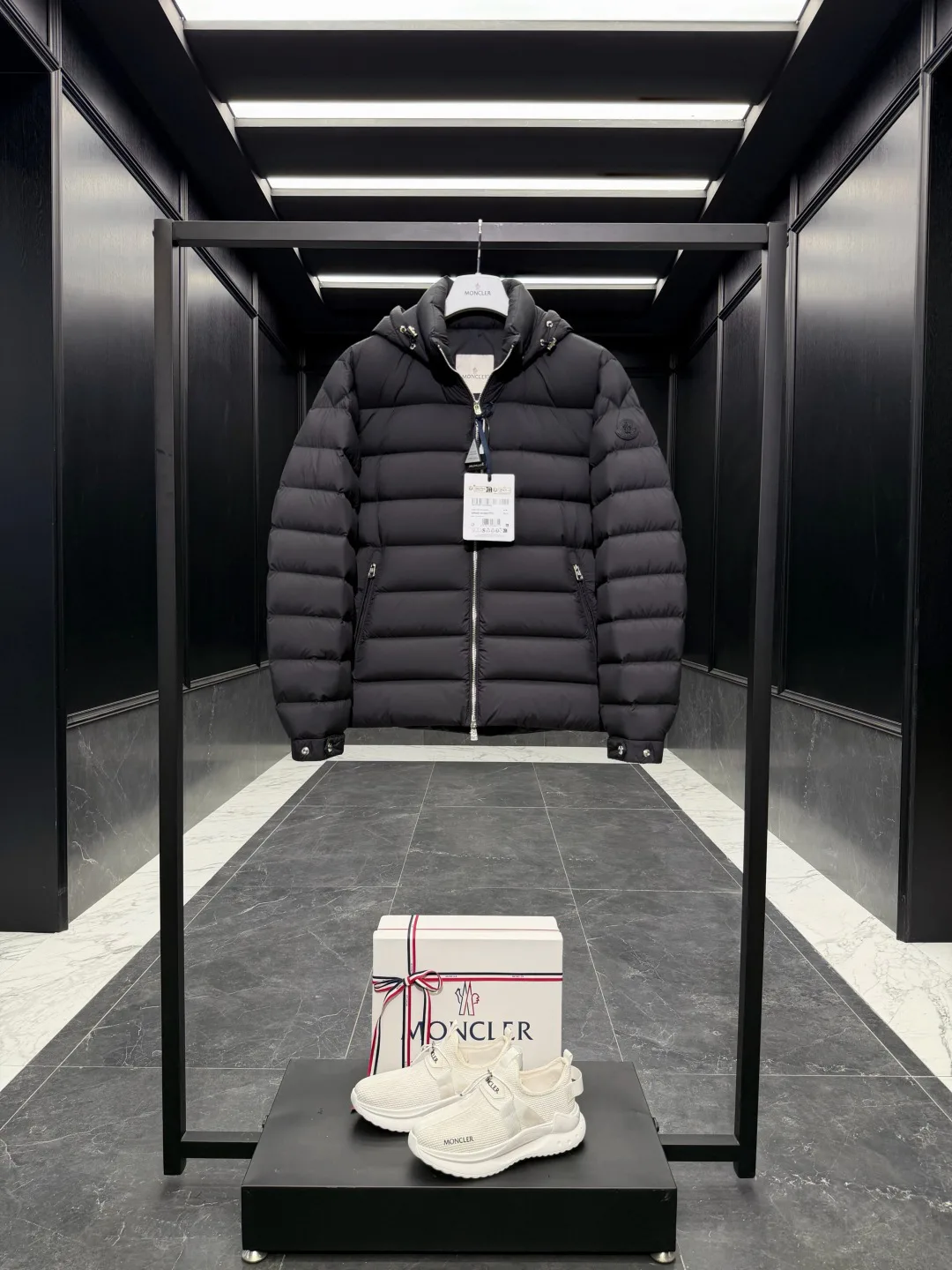 Men's Jackets And Down Jackets MONCLER 18416881