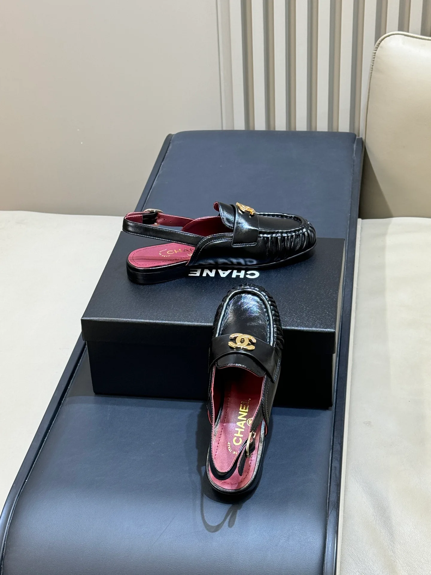 Women's Loafers And Moccasins CHANEL 18073087