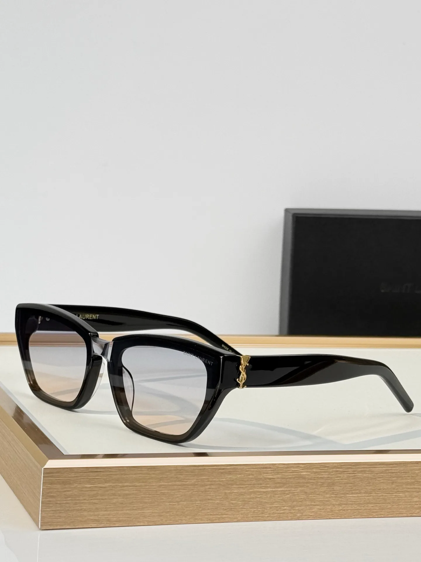 Glasses SAINT LAURENT 17920532