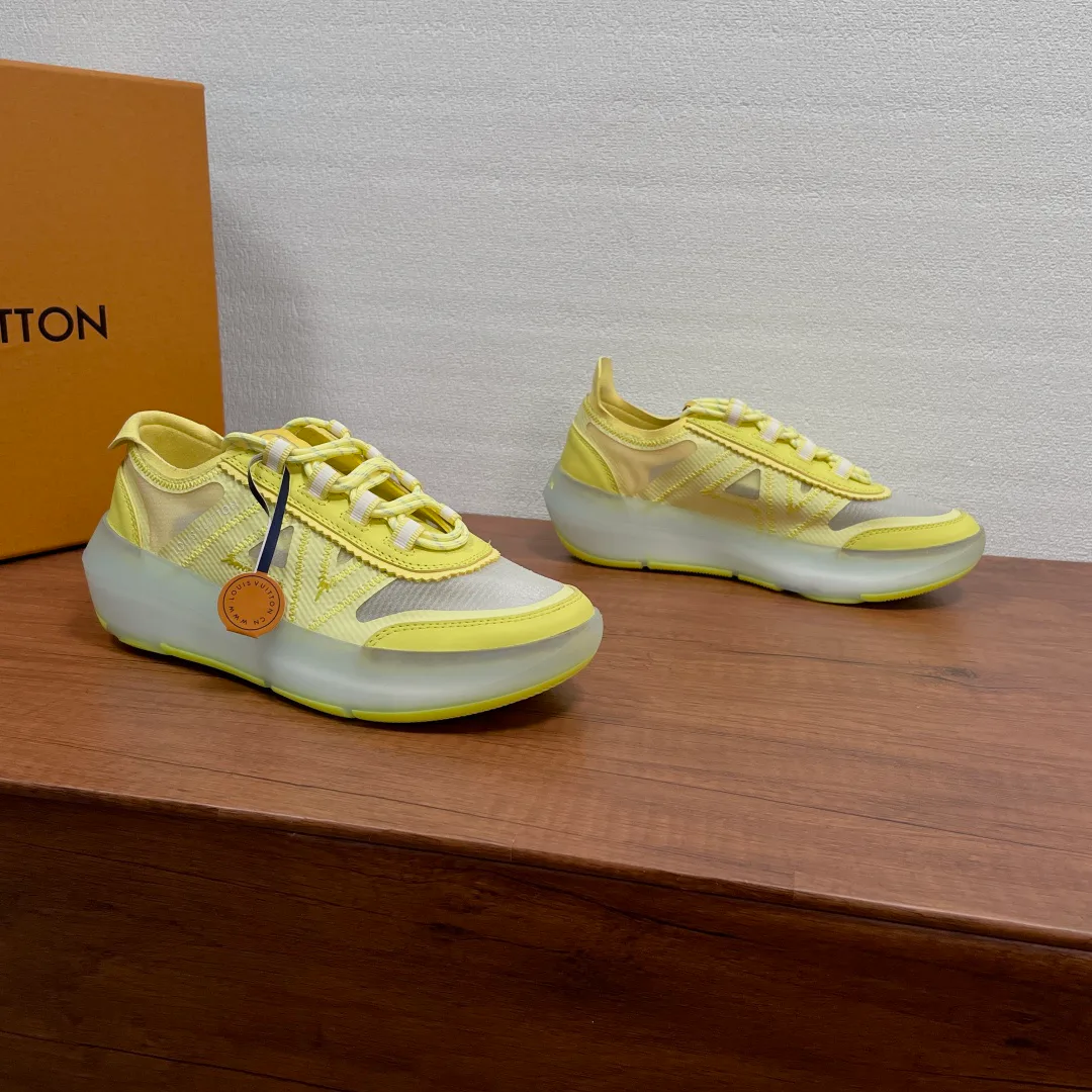 Women's Sneakers LOUIS VUITTON 17542555