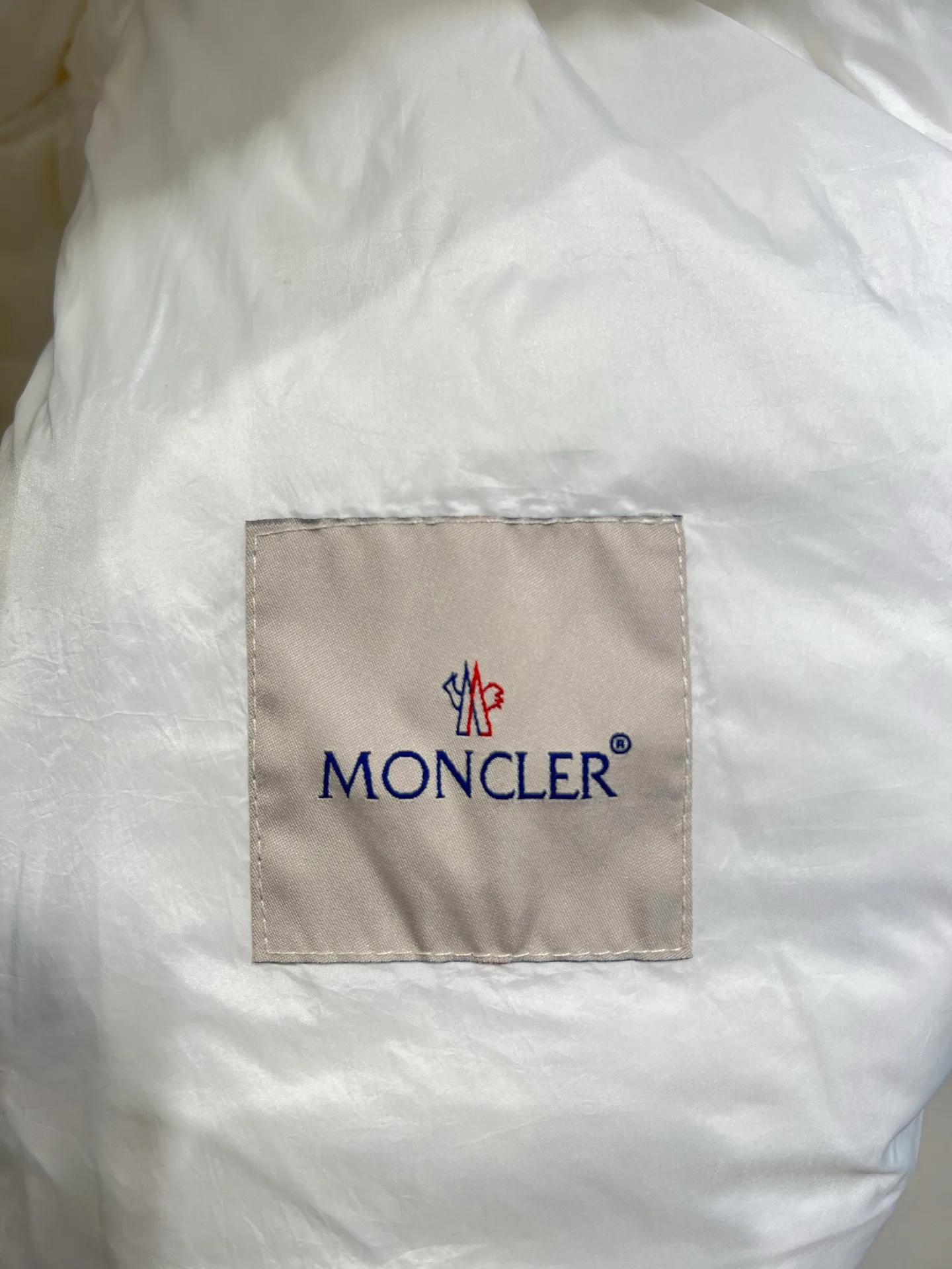 Men's Jackets And Down Jackets MONCLER 18330312