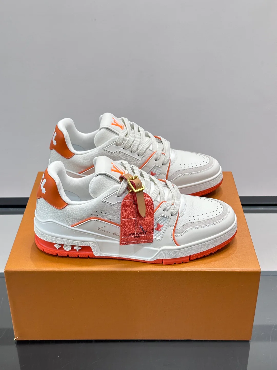 Men's Sneakers LOUIS VUITTON 17806087