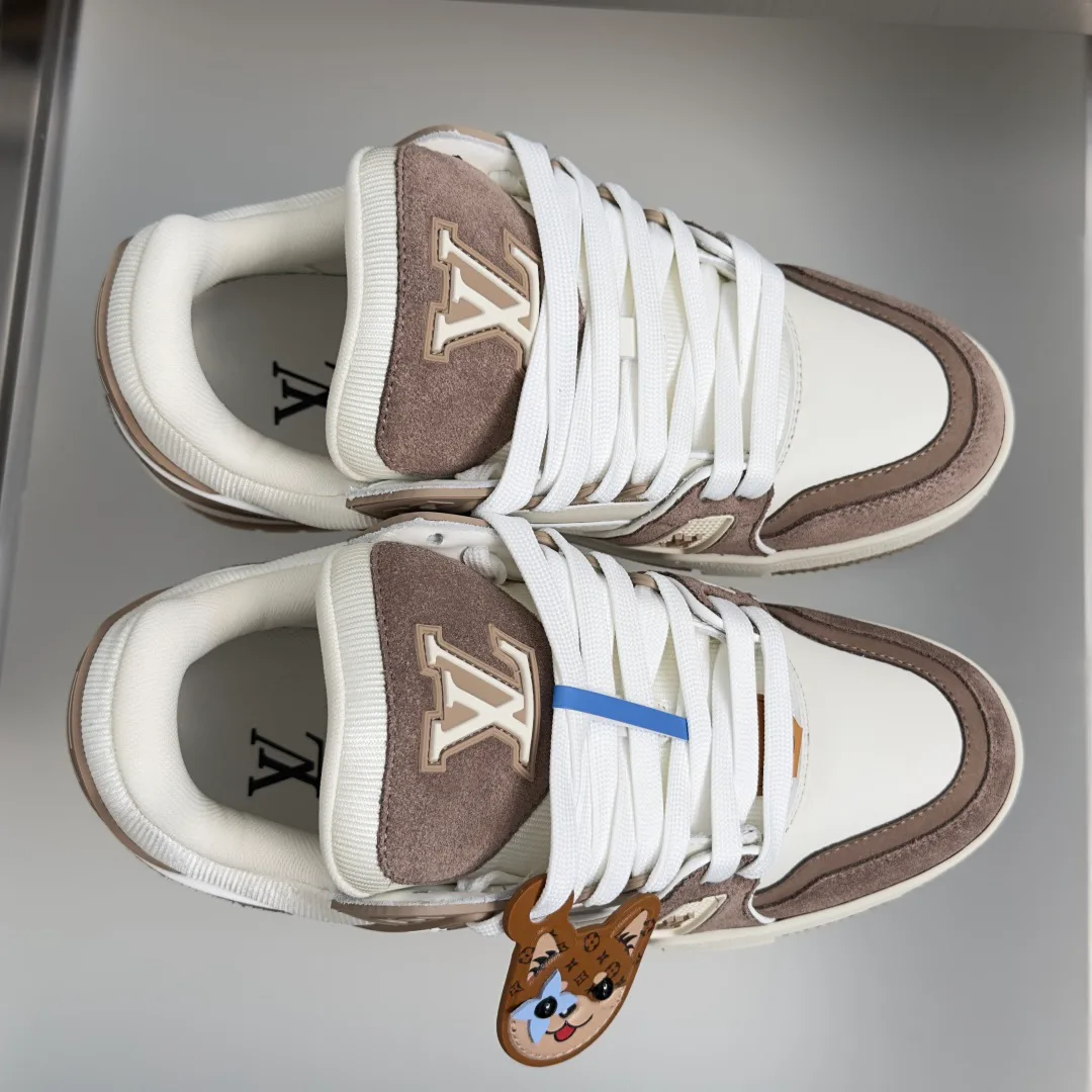 Women's Sneakers LOUIS VUITTON 17950308