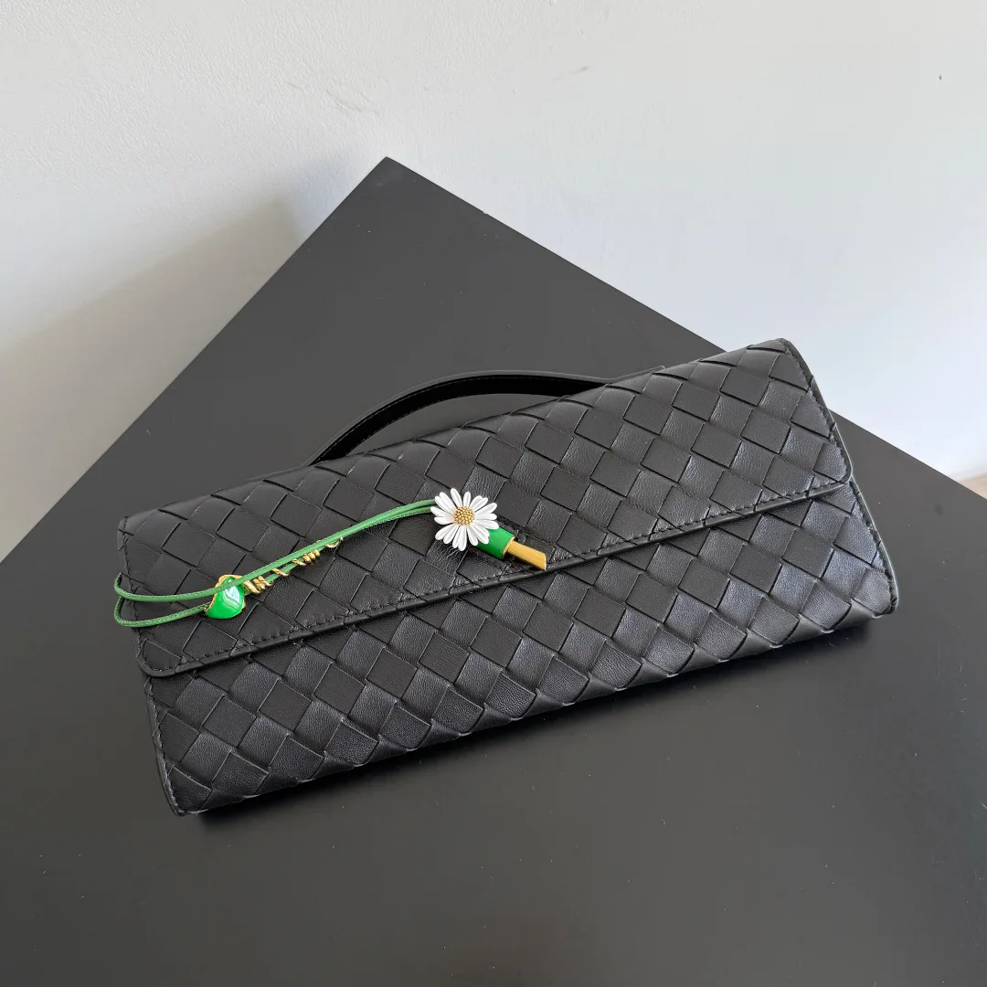 Women's Clutches BOTTEGA VENETA 18367561