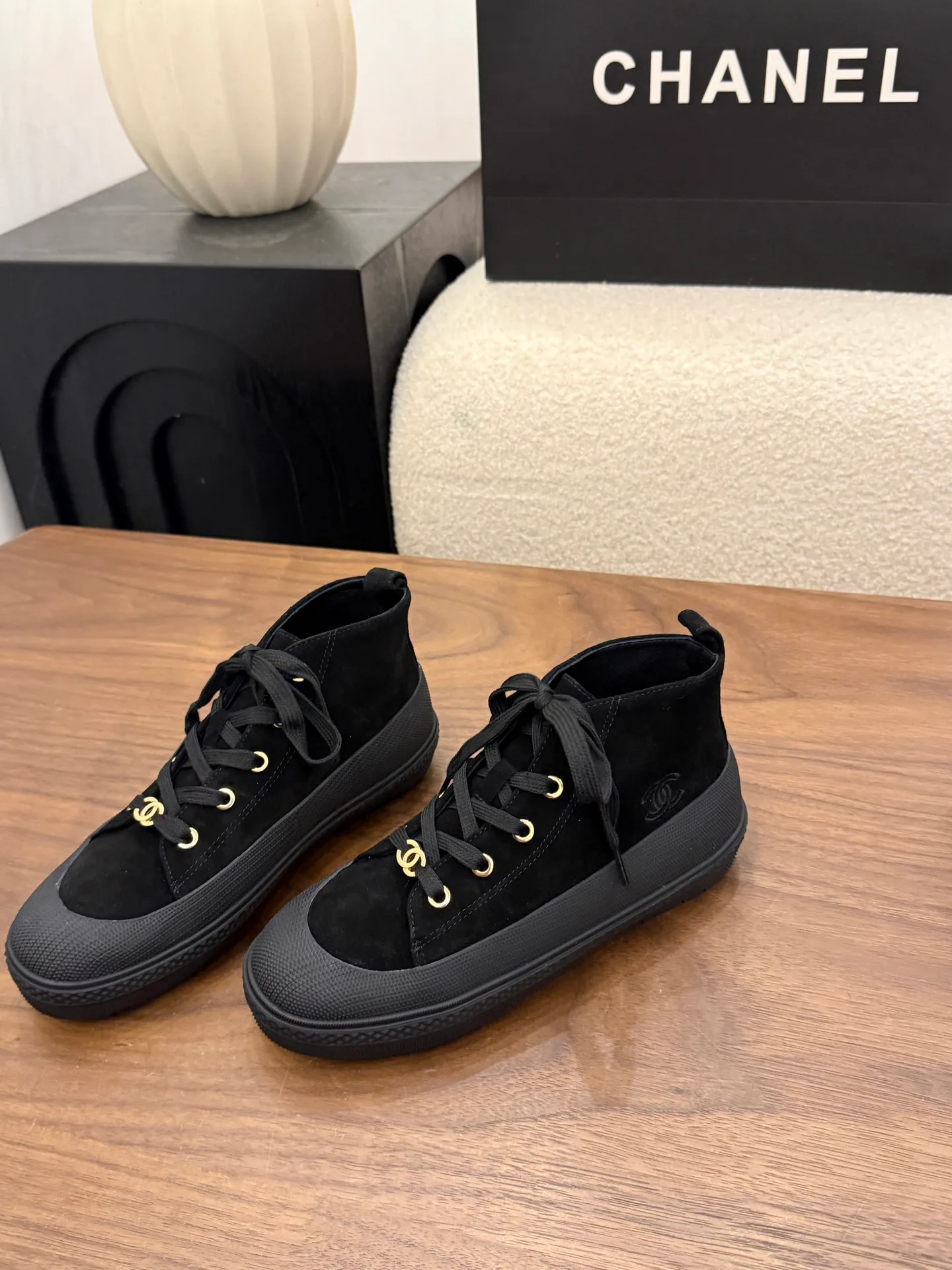 Women's Sneakers CHANEL 18223588