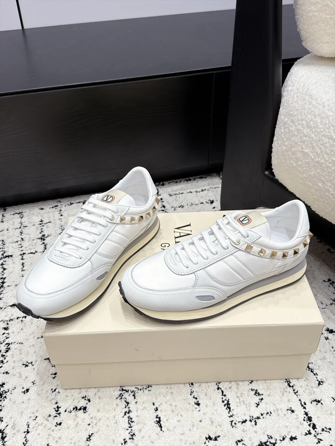 Women's Sneakers VALENTINO 17881059