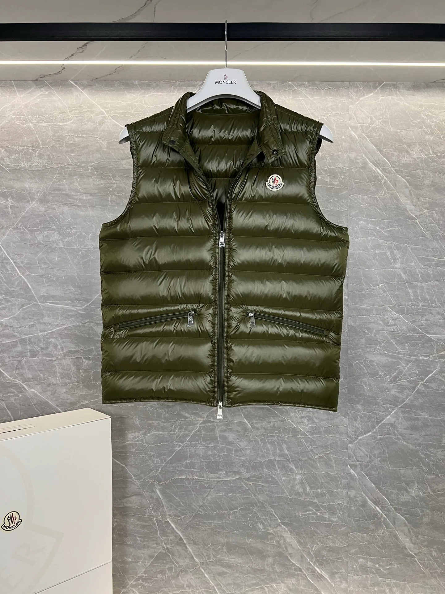 Women's Vests MONCLER 18111329