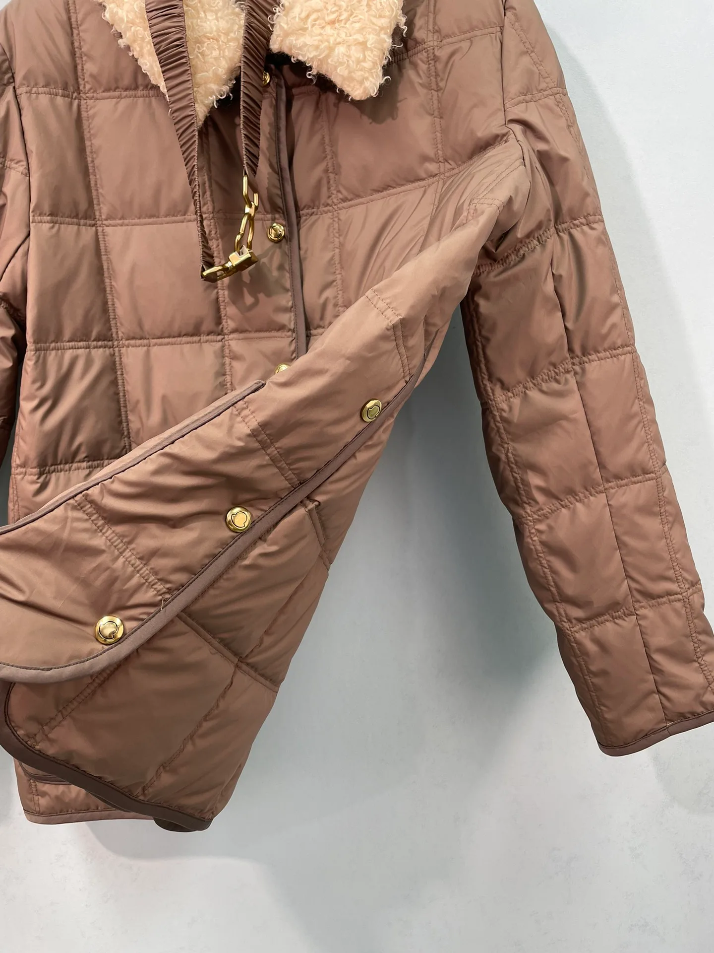Women's Jackets And Down Jackets MONCLER 17913393
