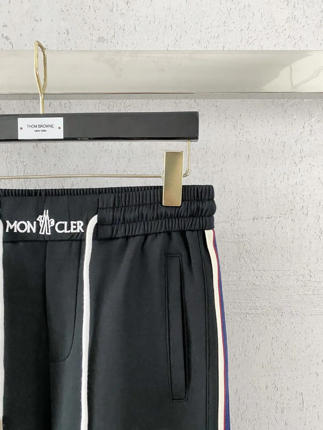 Men's Trousers MONCLER 18296210