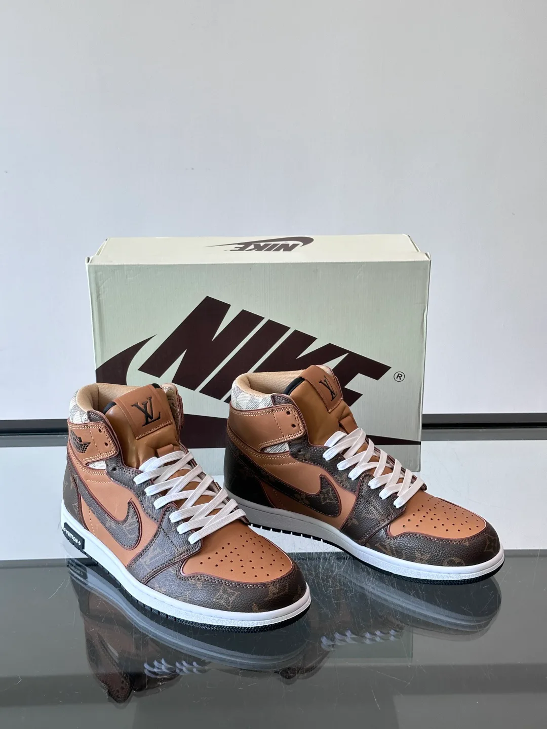 Men's Sneakers LOUIS VUITTON 18274505