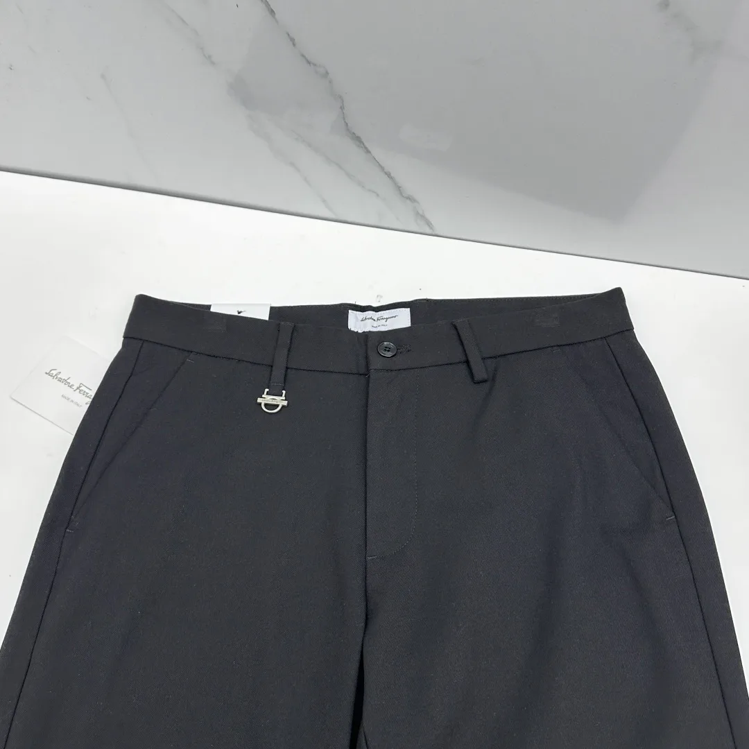 Men's Trousers SALVATORE FERRAGAMO 18246805