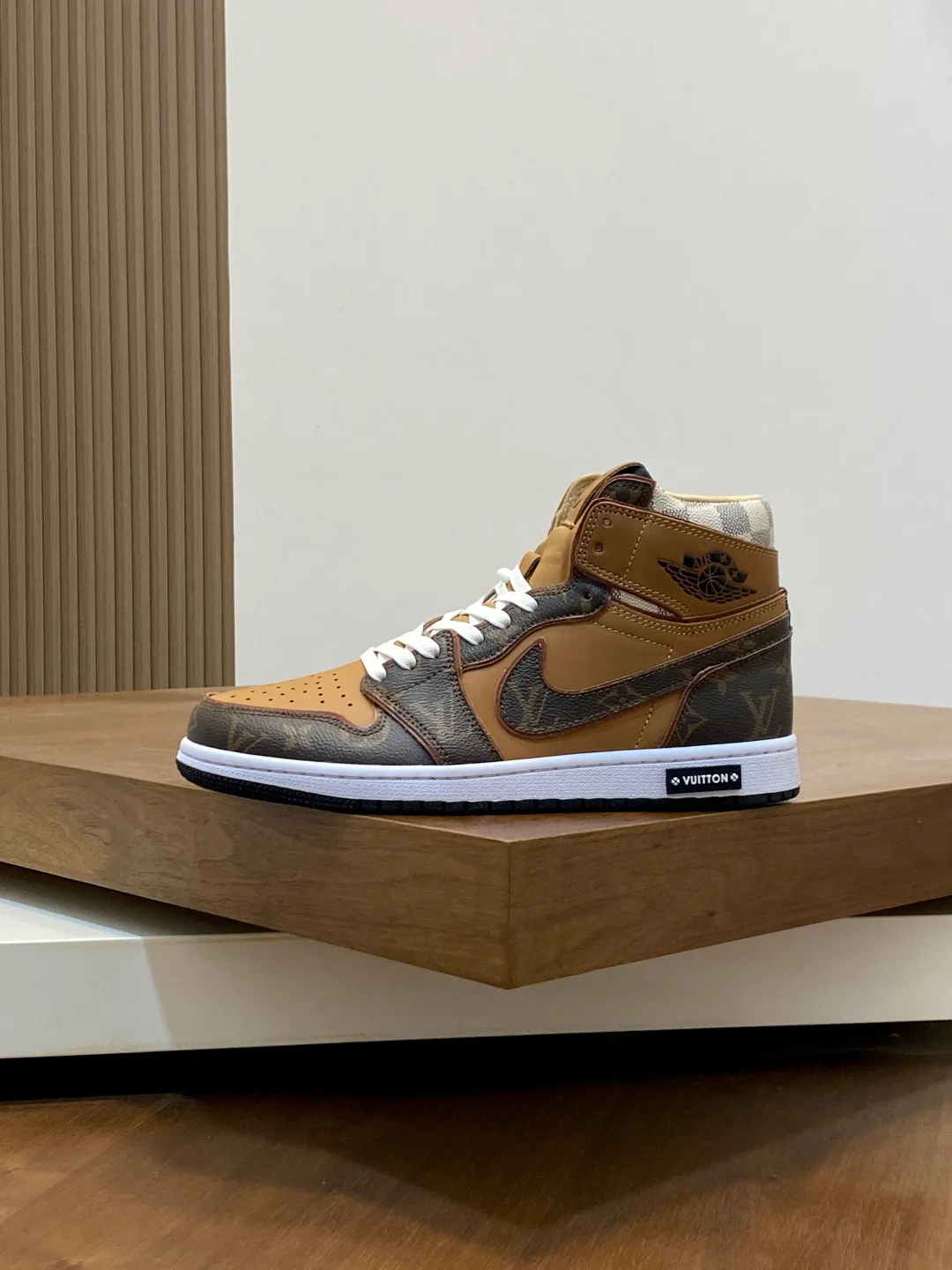 Men's Sneakers LOUIS VUITTON 18274567