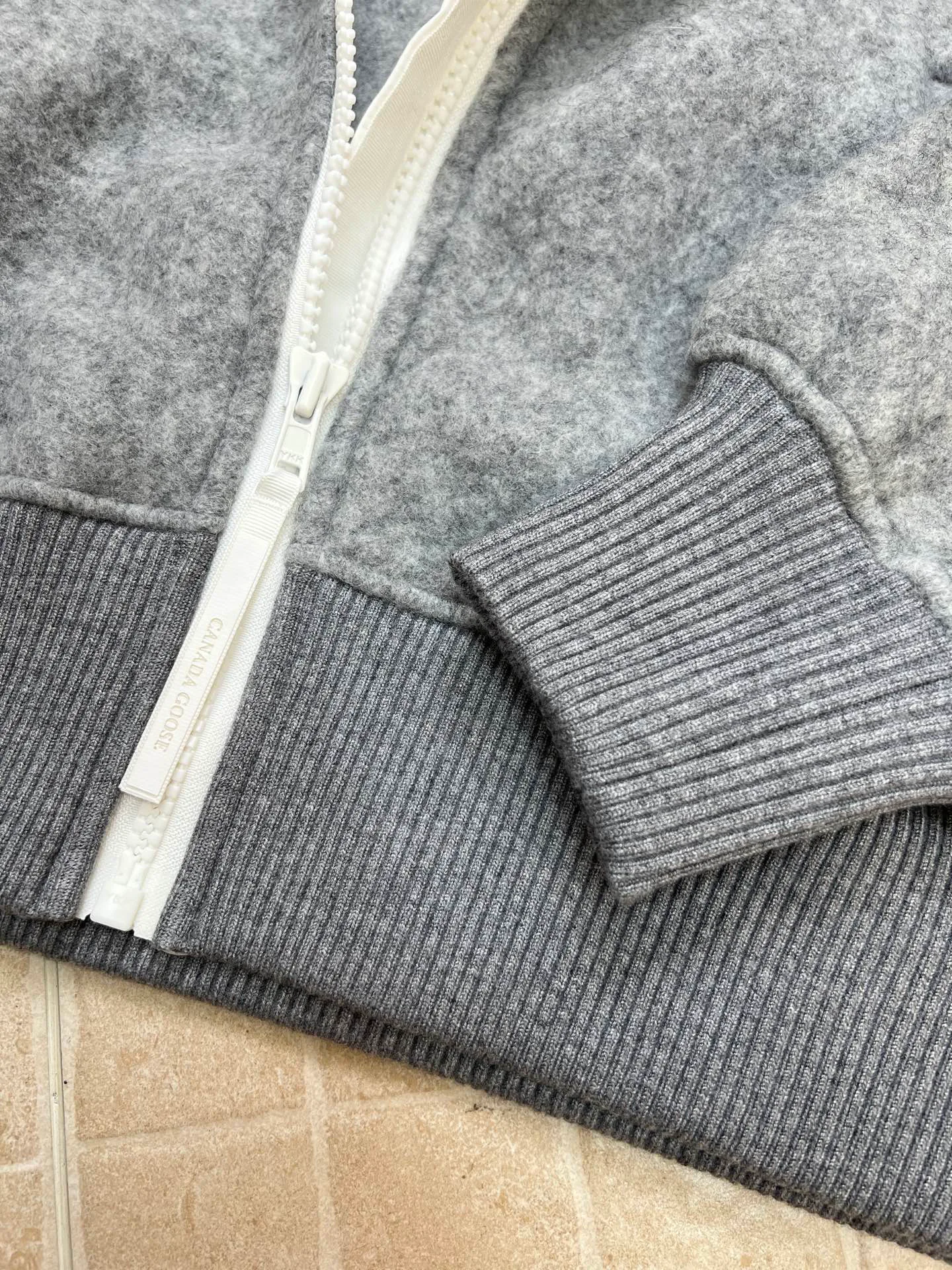 Women's Jackets And Down Jackets CANADA GOOSE 17923101